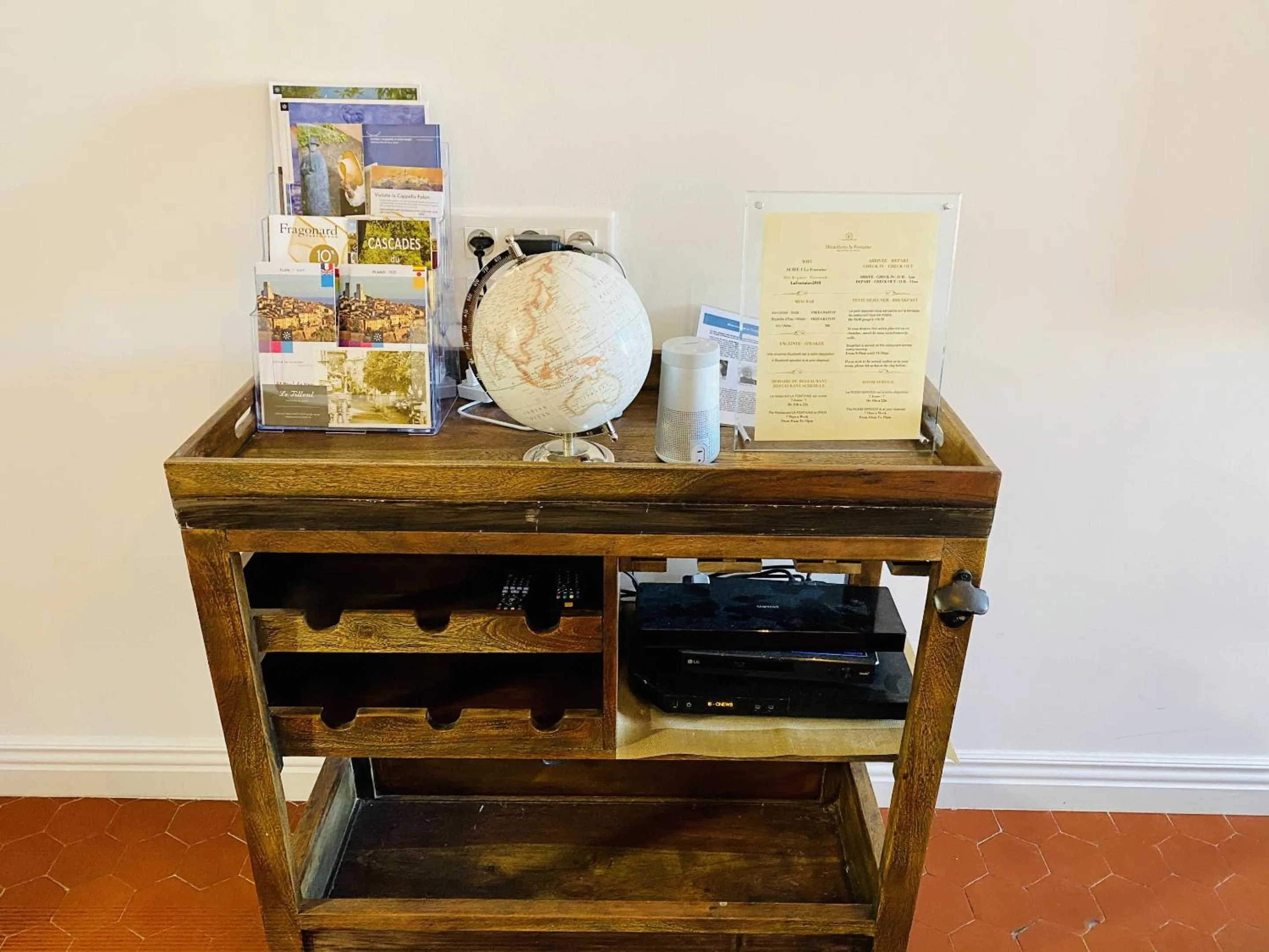 Bedroom in Hostellerie de la fontaine