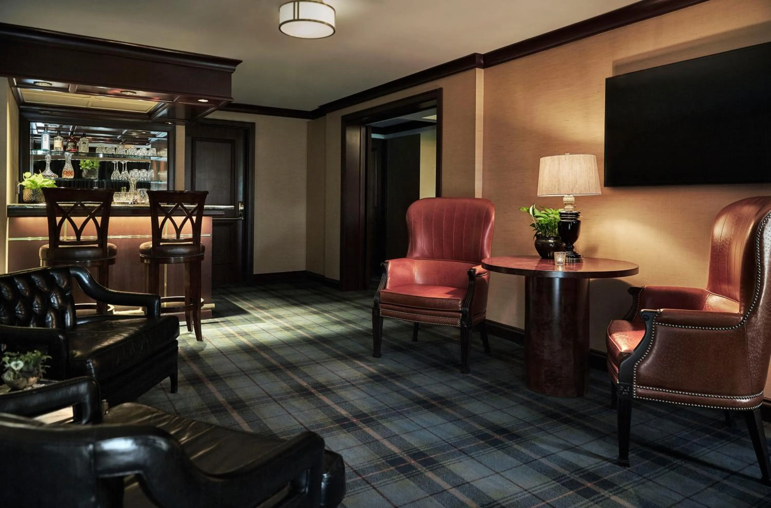 Lounge or bar in Graduate by Hilton Ann Arbor