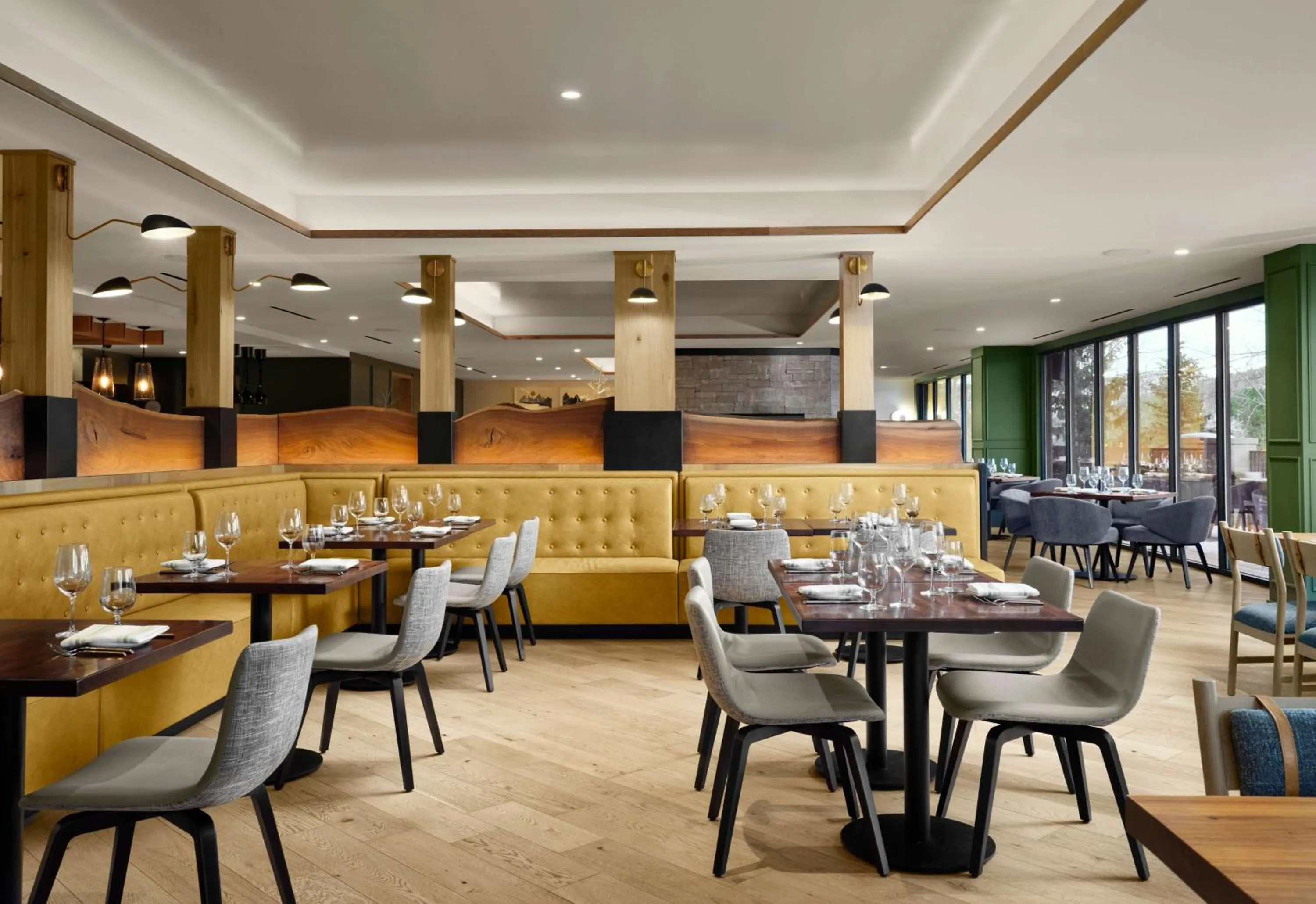 Restaurant/places to eat in Hotel Alpenrock Breckenridge, Curio Collection by Hilton