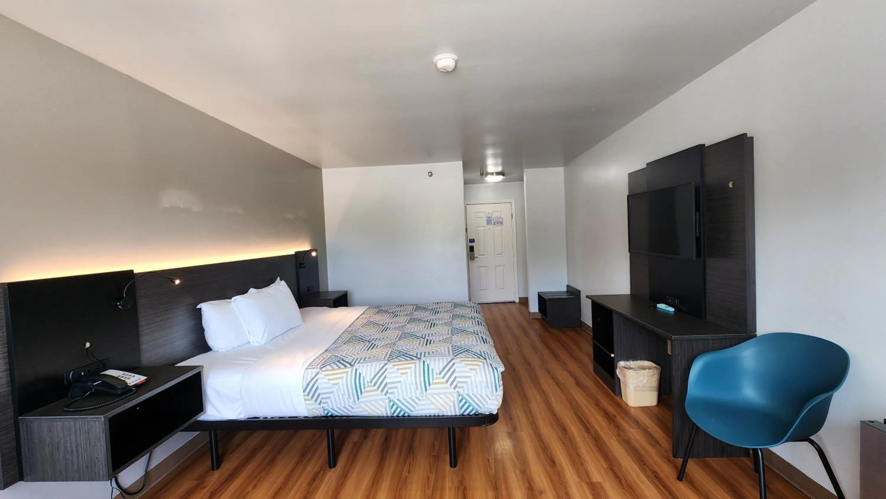 Bedroom, Bed in Motel 6-Ennis, TX