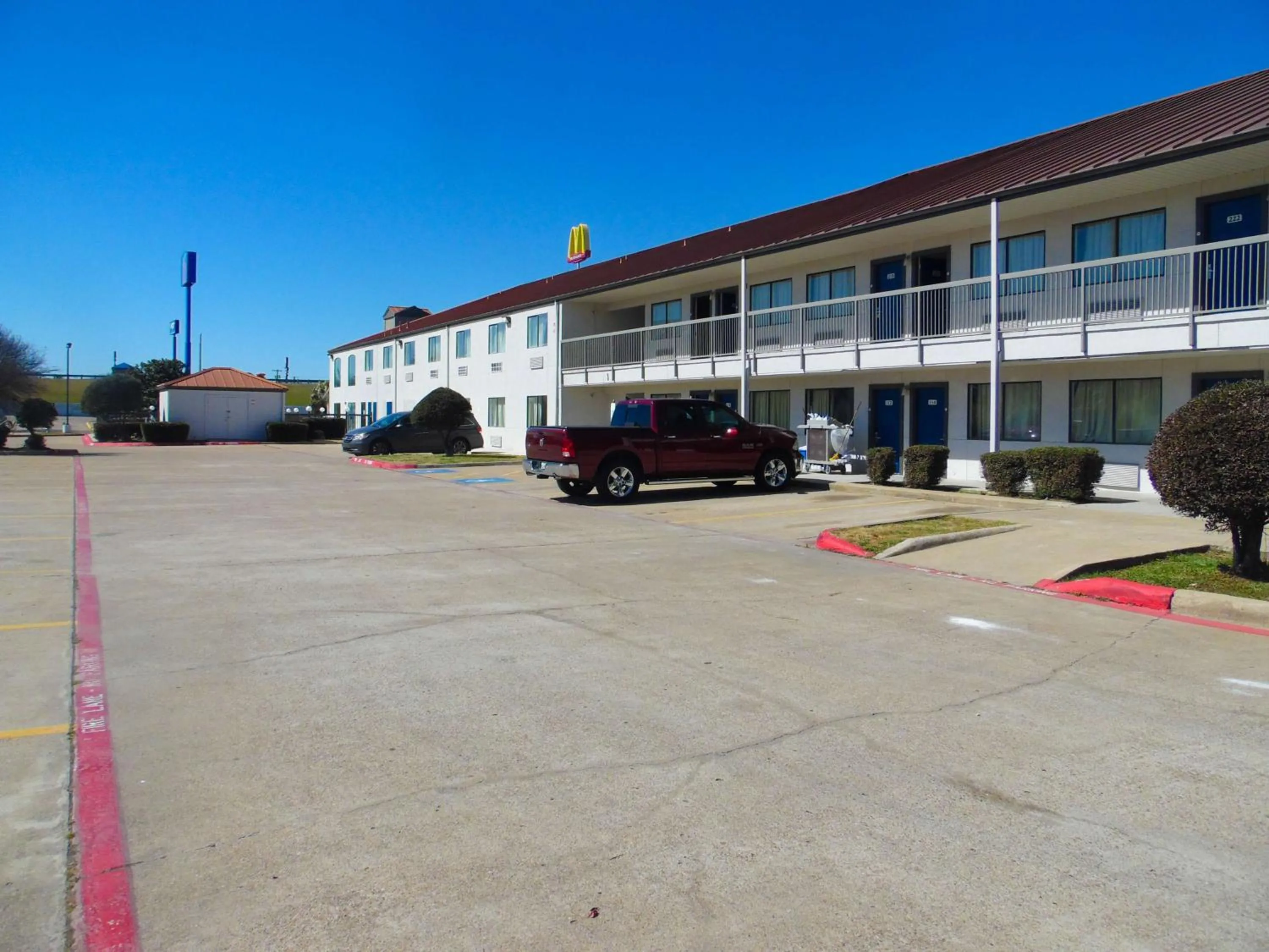 Property building in Motel 6-Ennis, TX