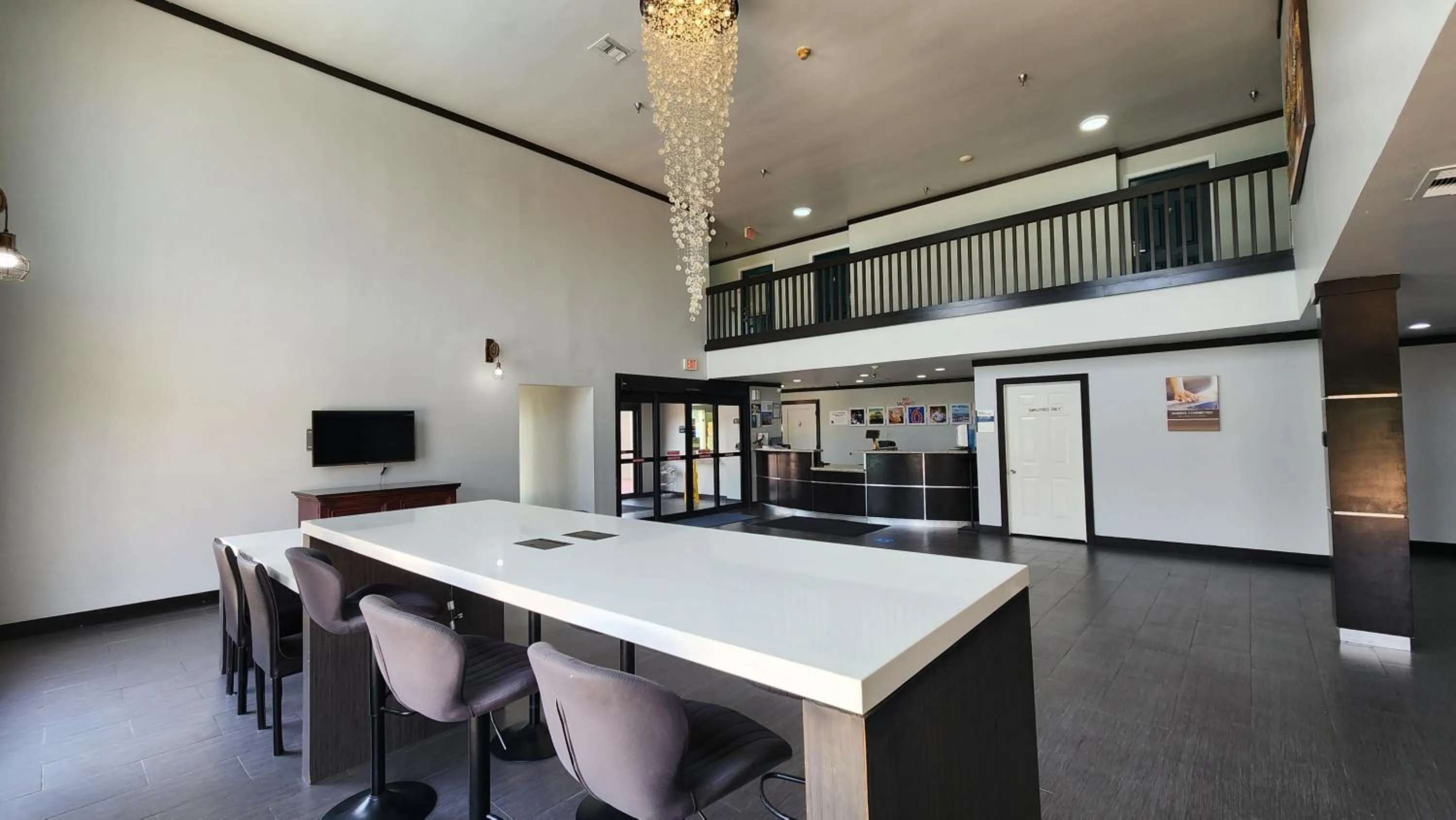 Communal lounge/ TV room in Motel 6-Ennis, TX