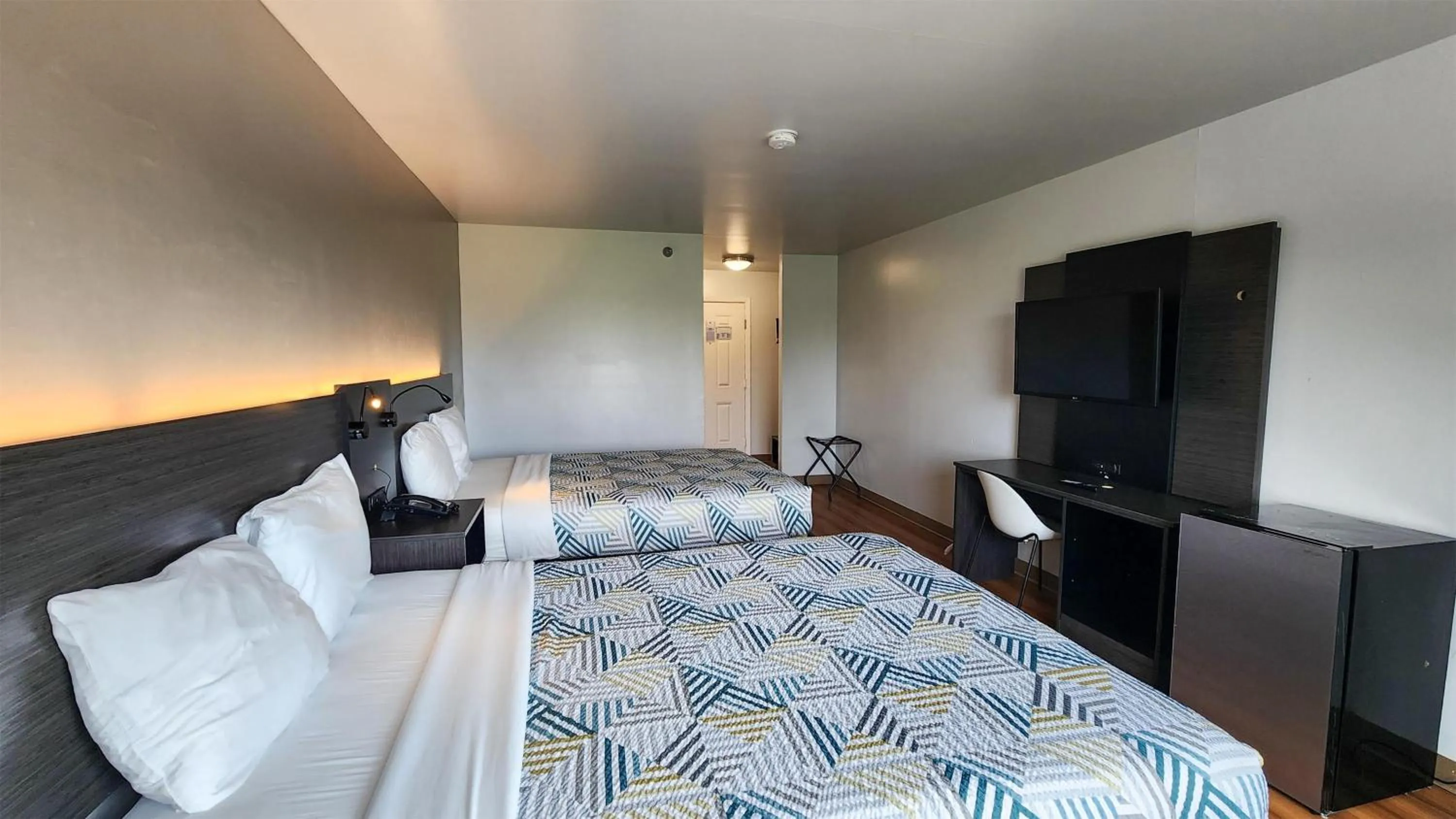 Bedroom, Bed in Motel 6-Ennis, TX