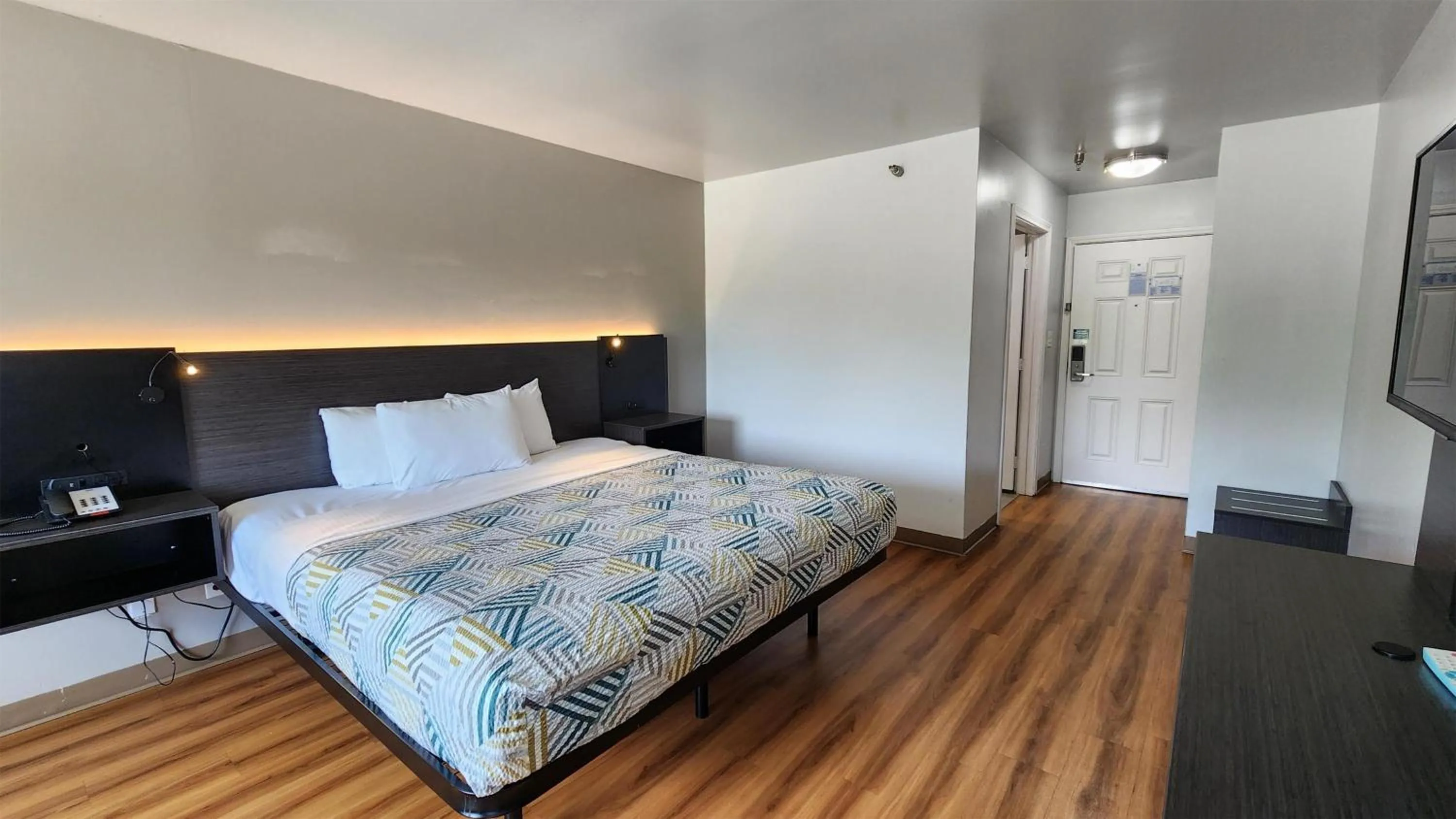 Bedroom, Bed in Motel 6-Ennis, TX