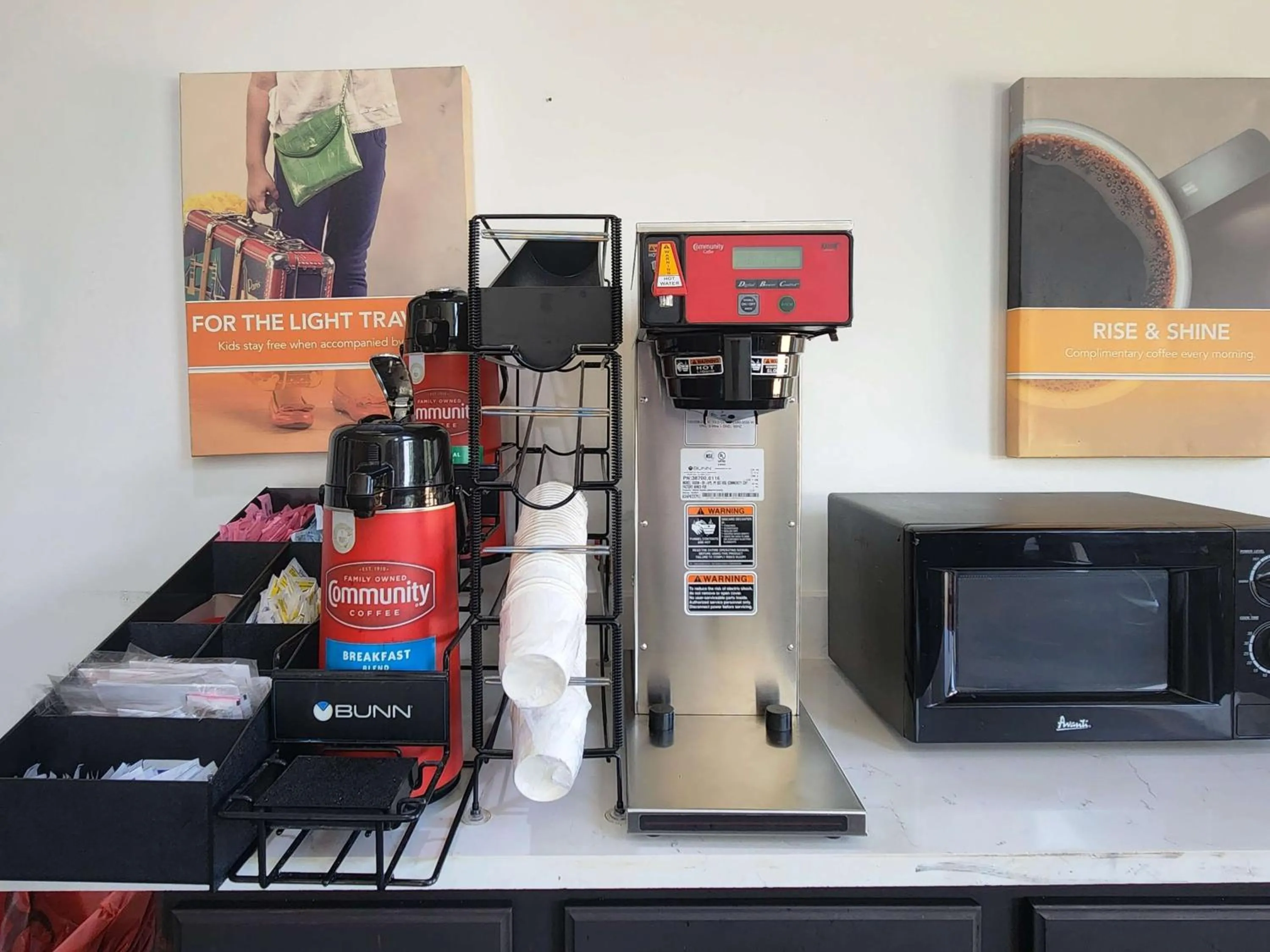 Coffee/tea facilities in Motel 6-Ennis, TX