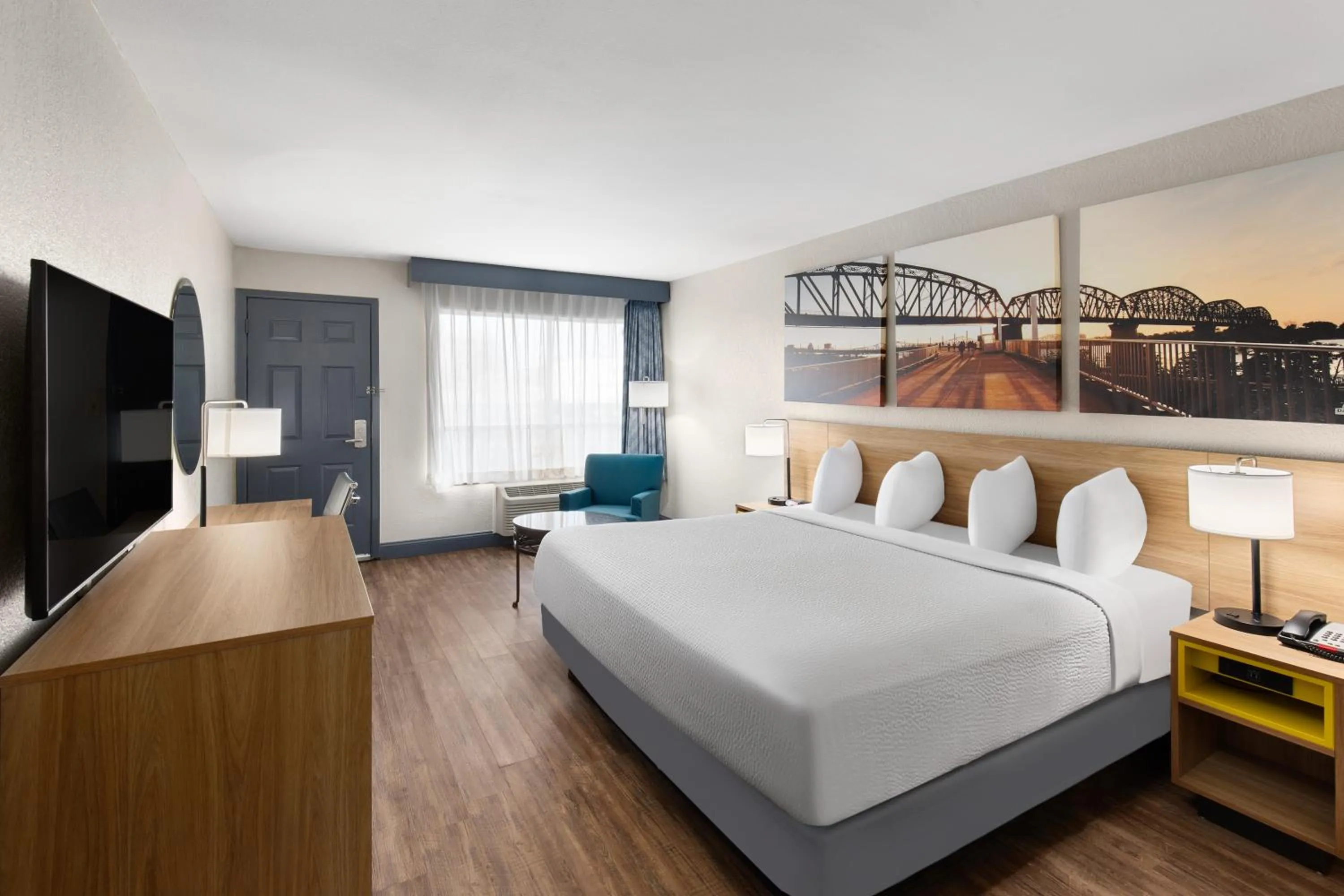 Bedroom, Bed in Days Inn by Wyndham Carlisle