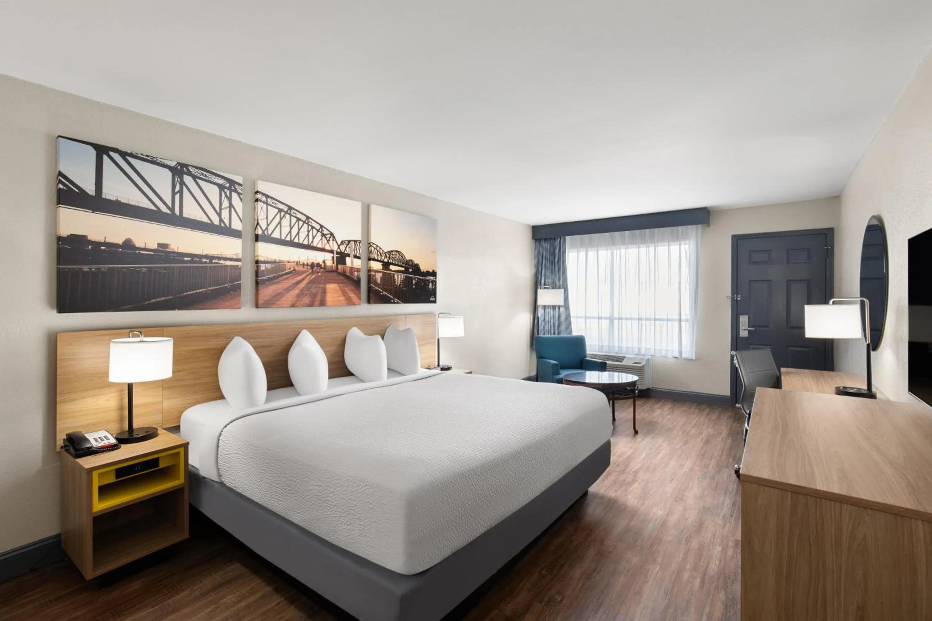 Bedroom, Bed in Days Inn by Wyndham Carlisle