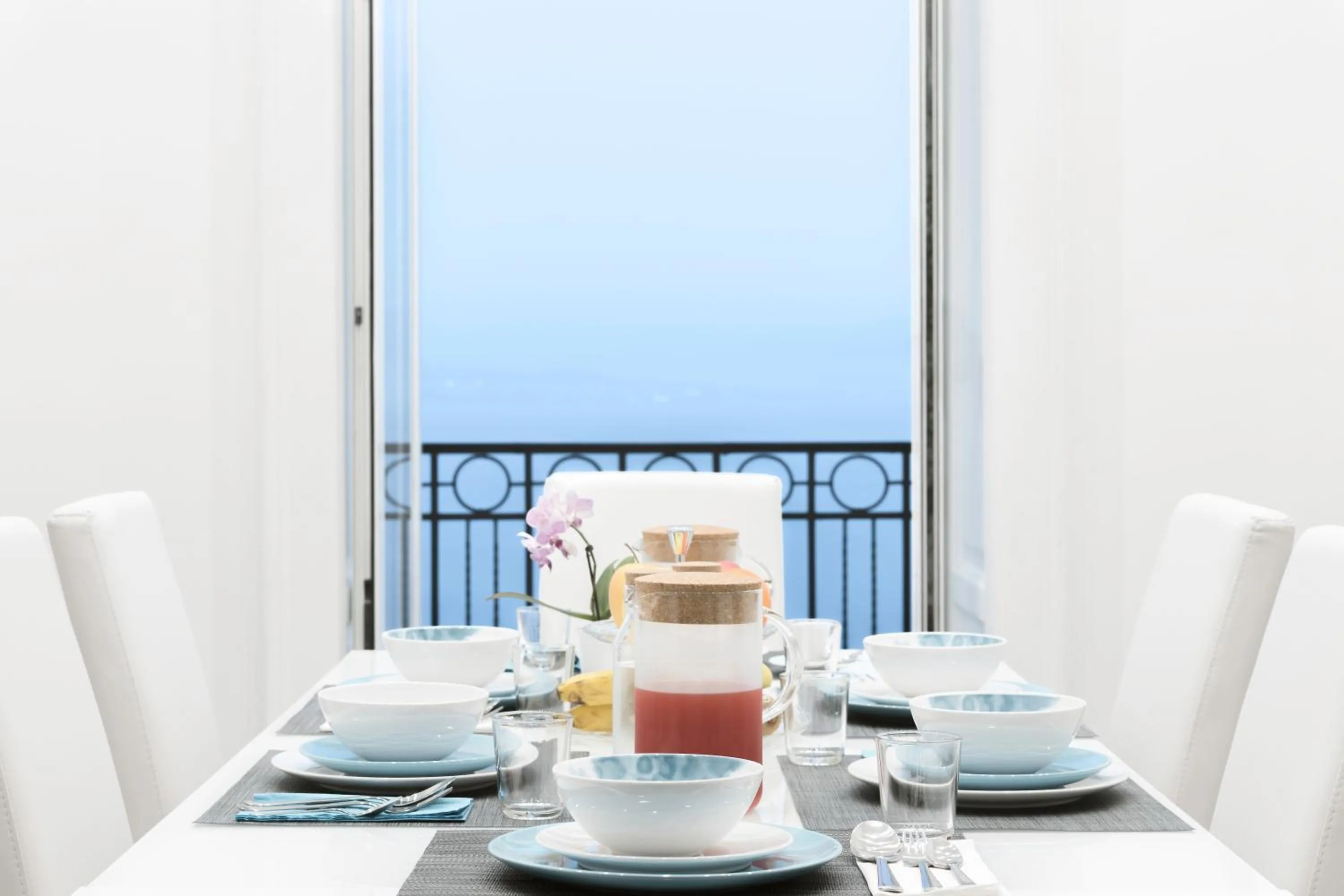 Food and drinks in Lux