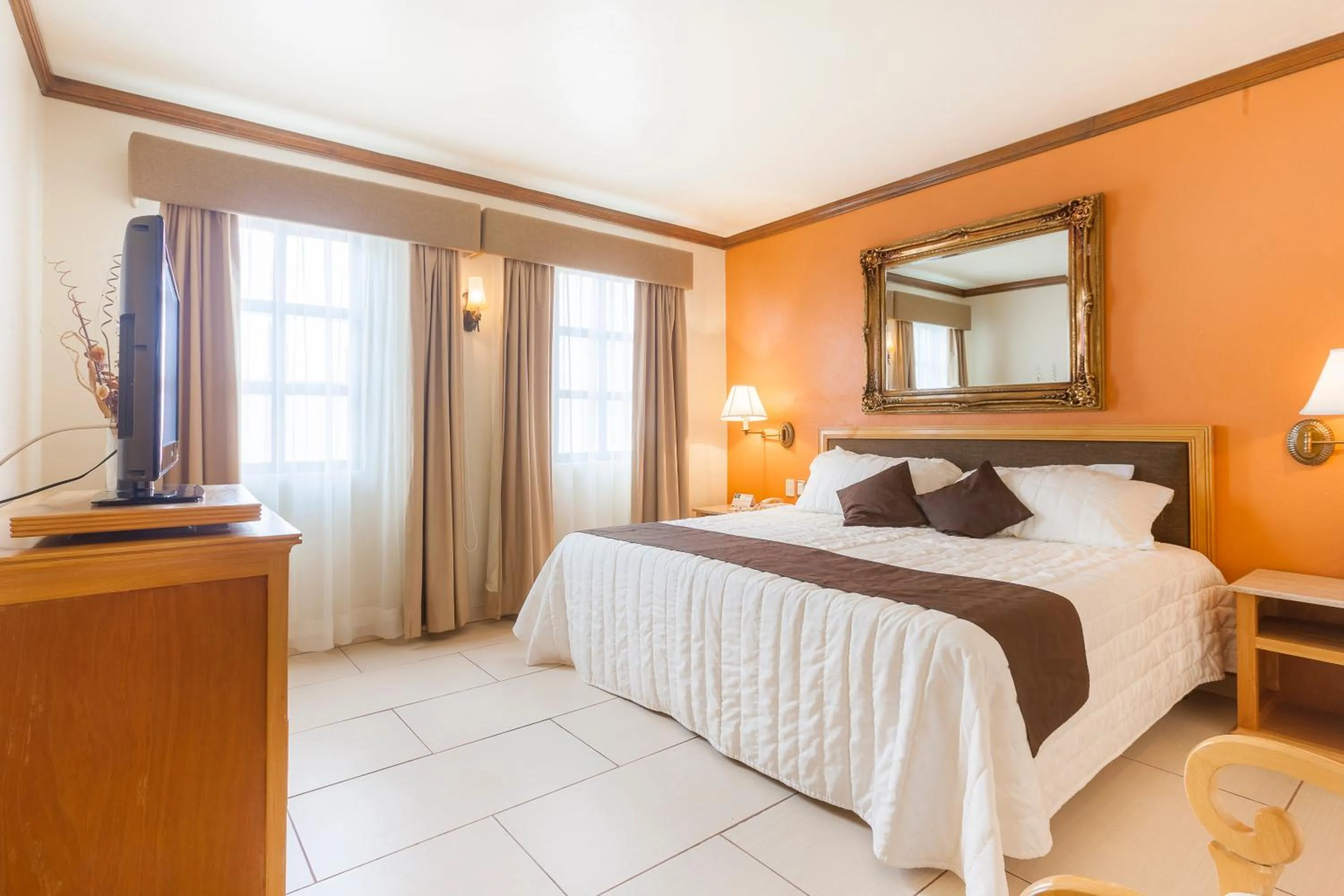 Photo of the whole room, Bed in Hotel Meson de Jobito