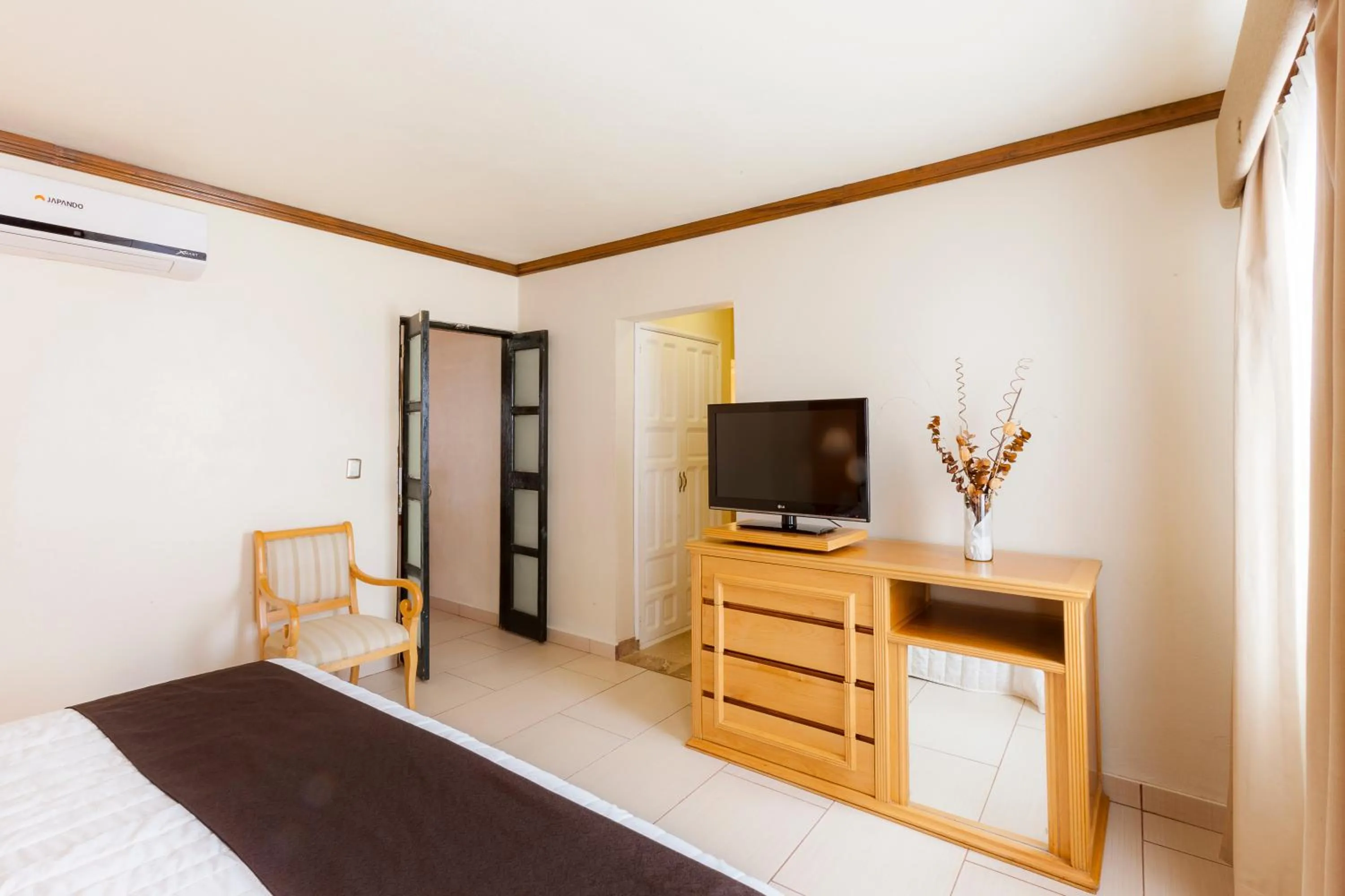 Photo of the whole room, Bed in Hotel Meson de Jobito