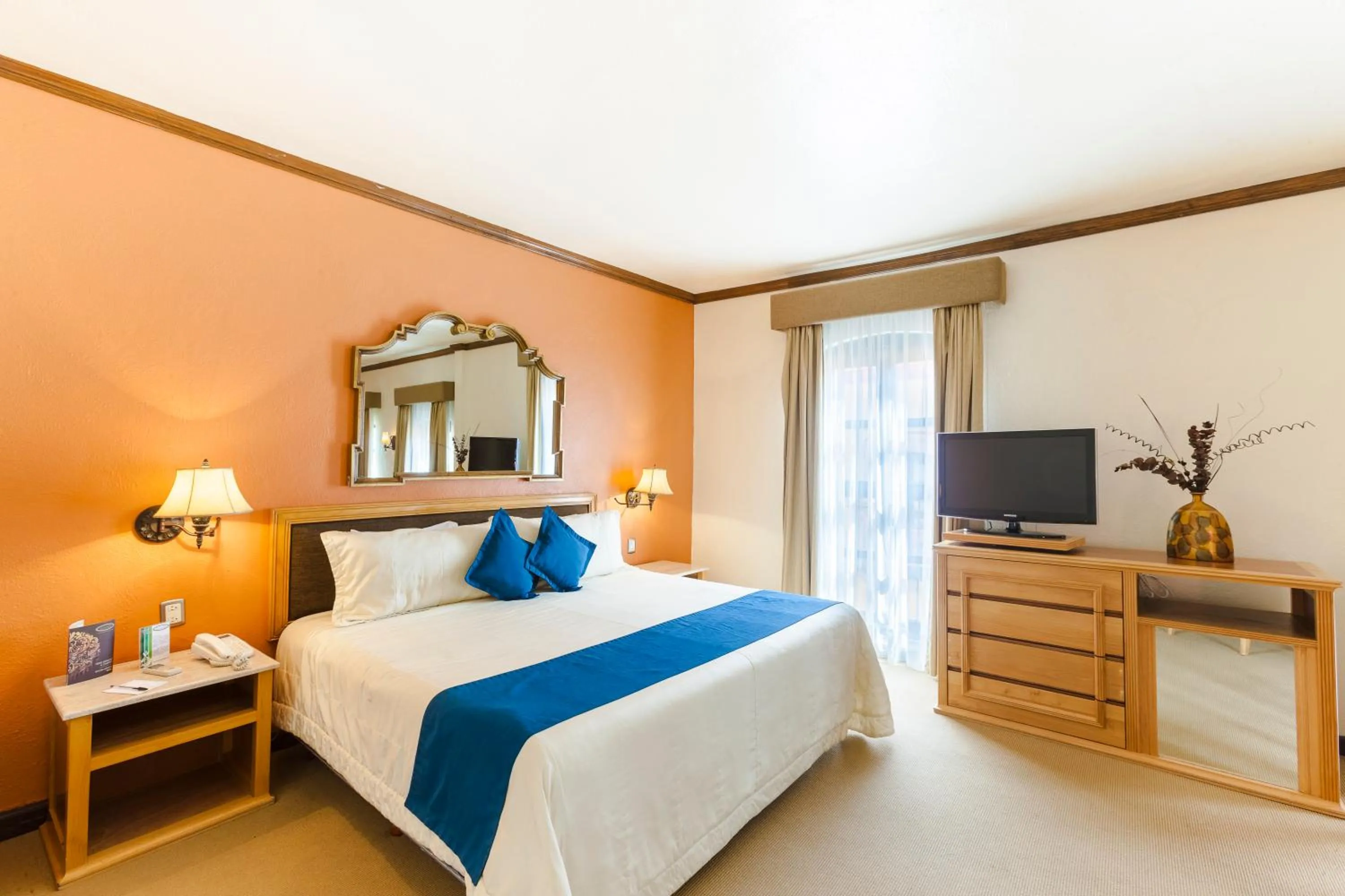 Photo of the whole room, Bed in Hotel Meson de Jobito