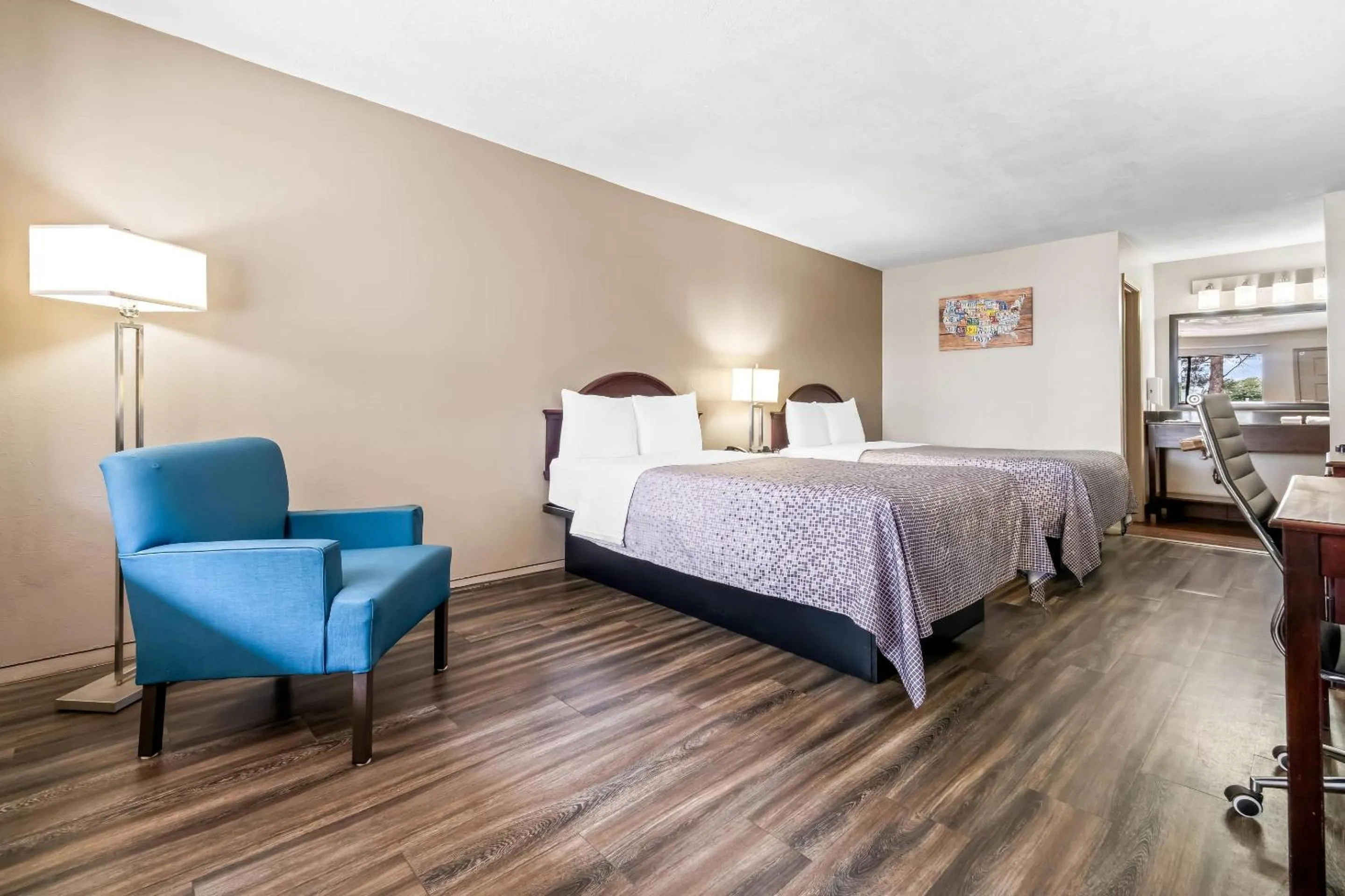 Bedroom, Bed in Econo Lodge Childress