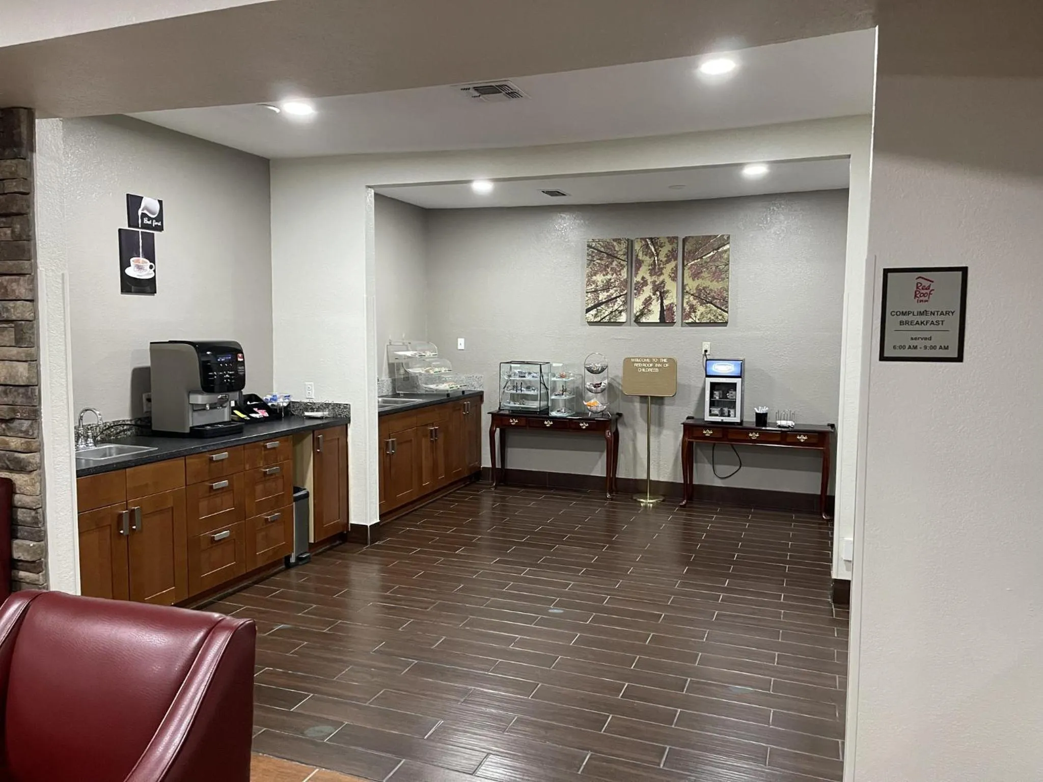 Breakfast in Red Roof Inn Childress