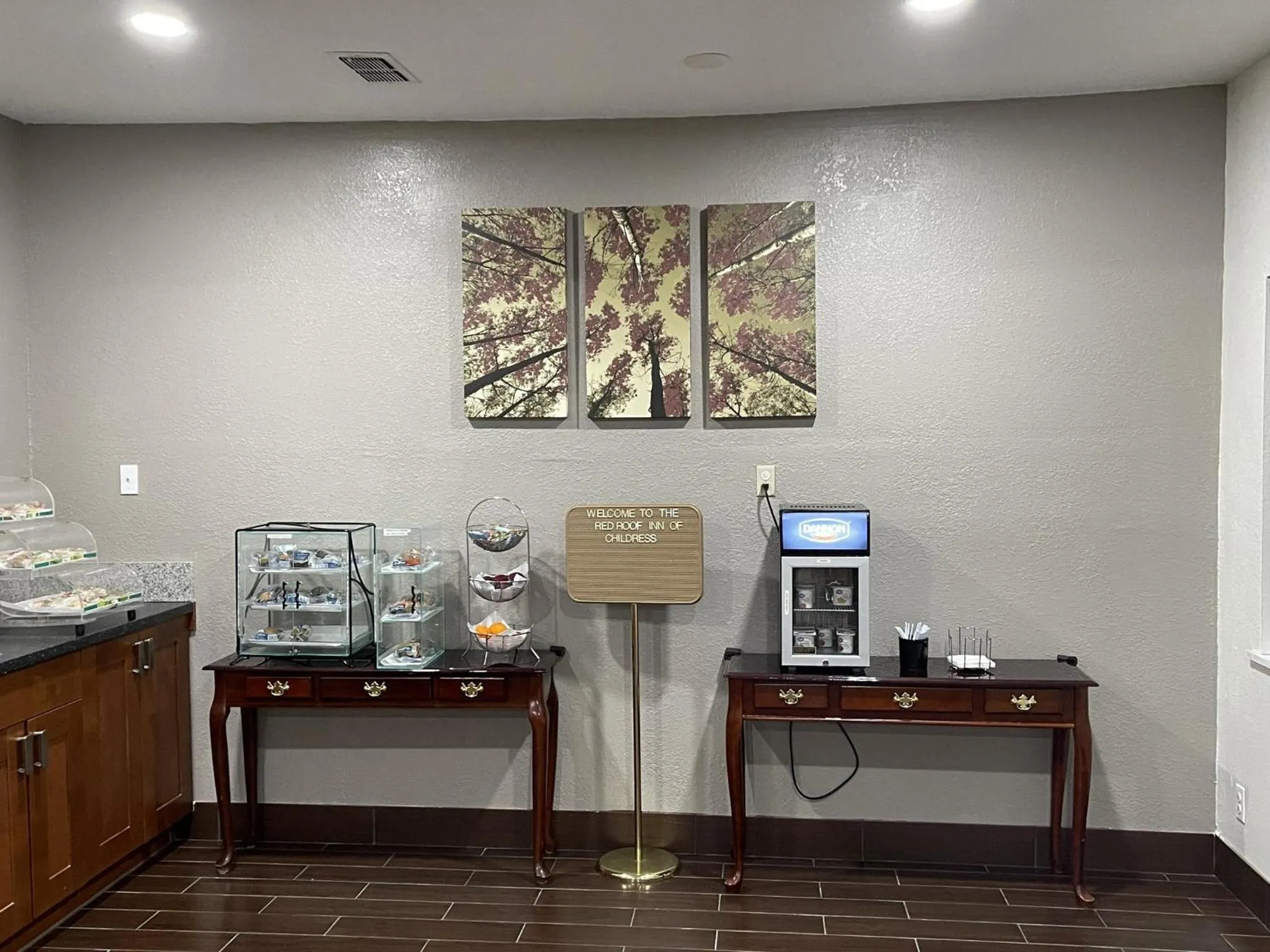 Breakfast in Red Roof Inn Childress