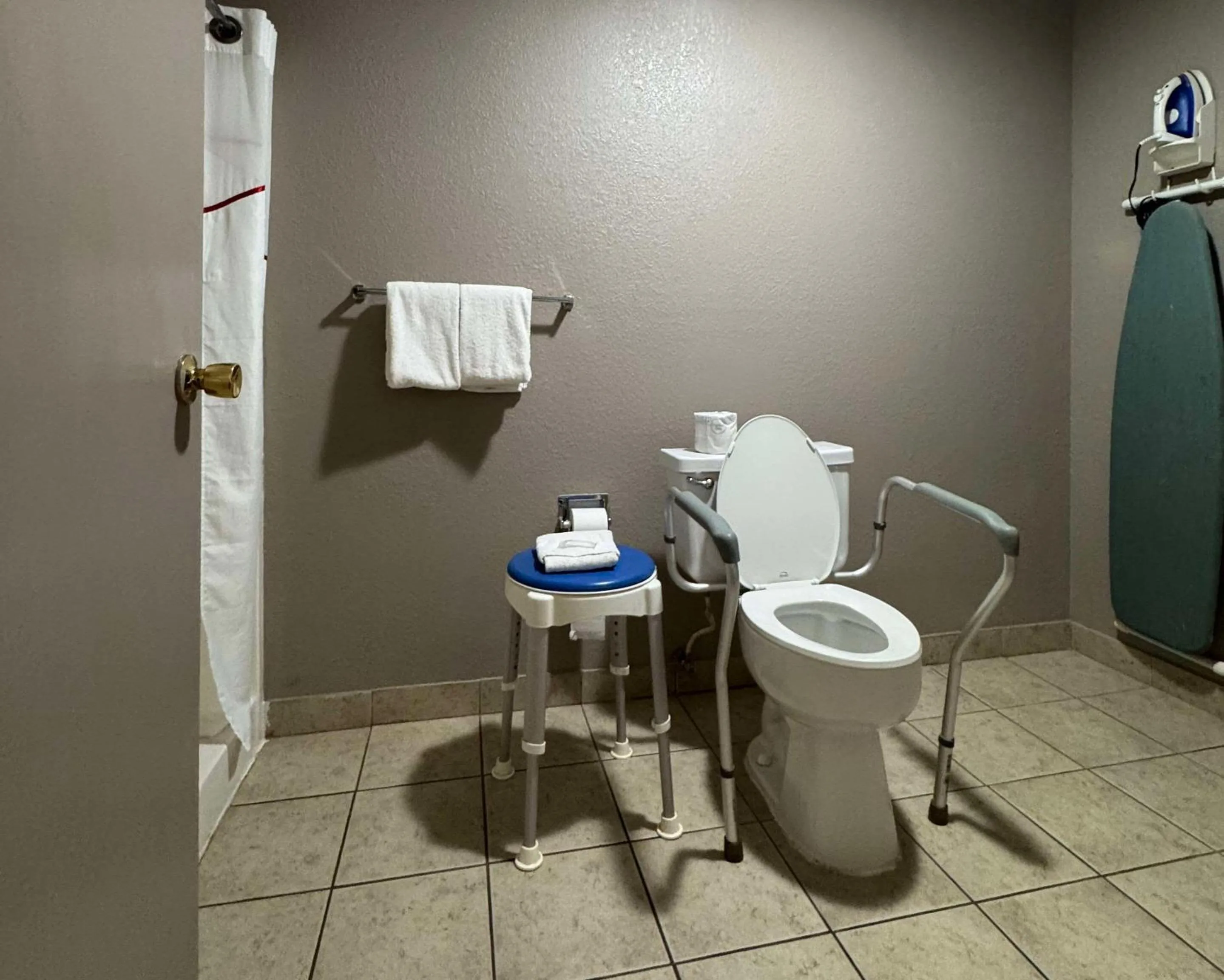 Bedroom in Econo Lodge Childress