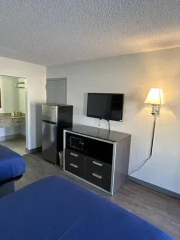 Double Room with Two Double Beds - Smoking in Homelodge Newnan Double Room with Two Double Beds - Smoking in Homelodge Newnan