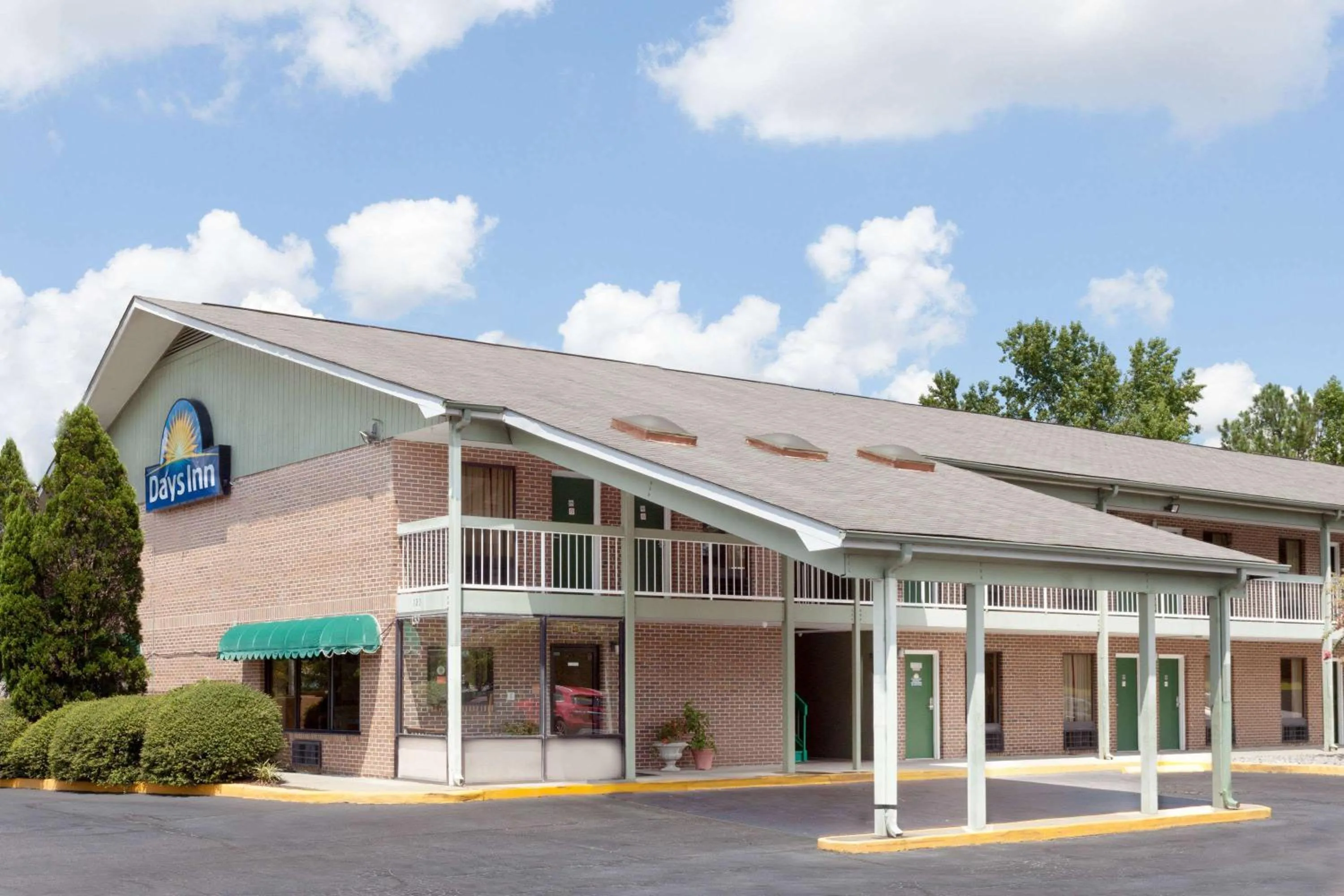 Property building in Days Inn by Wyndham Columbia NE Fort Jackson