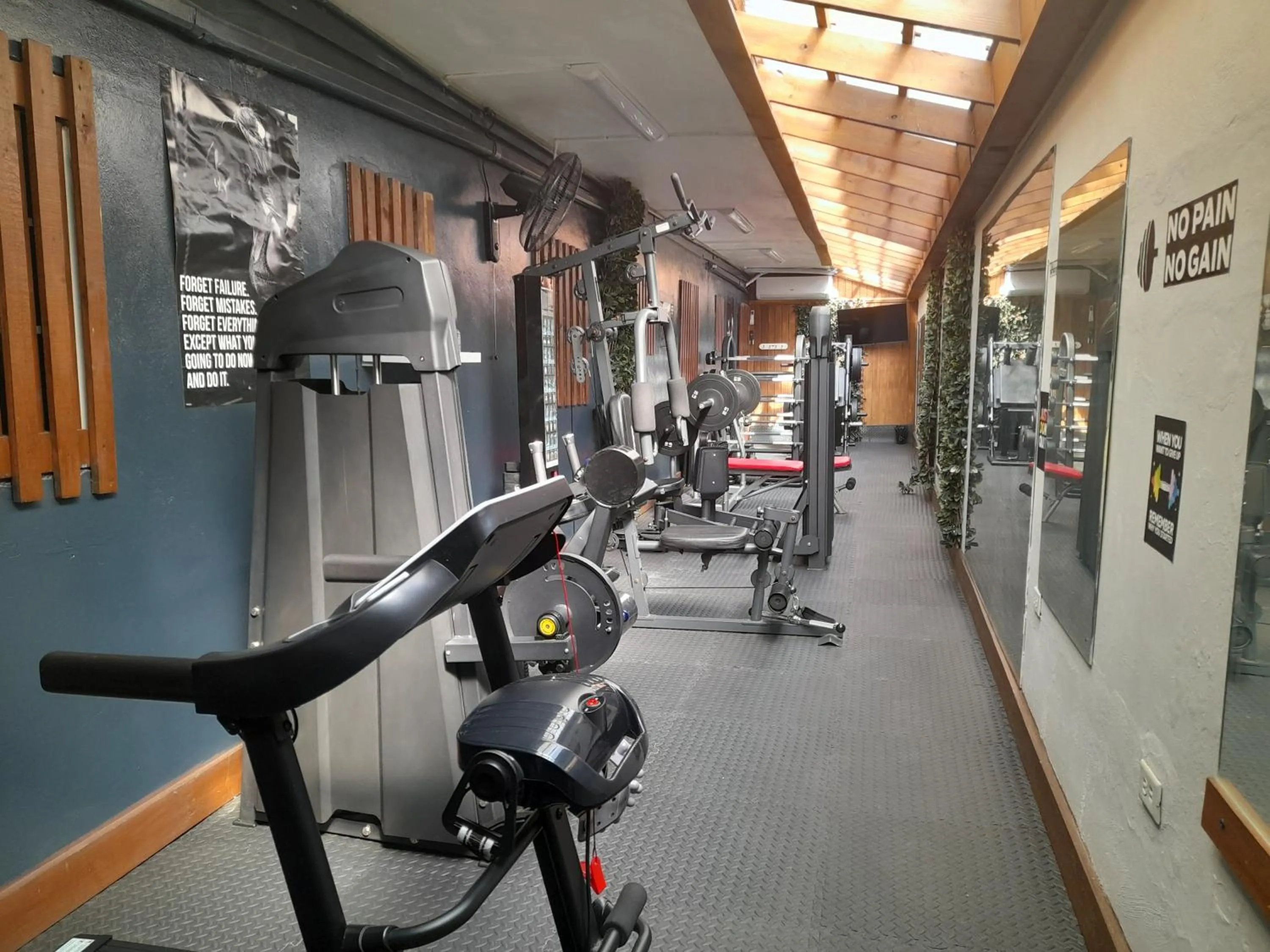 Fitness centre/facilities in Christar Villas Hotel
