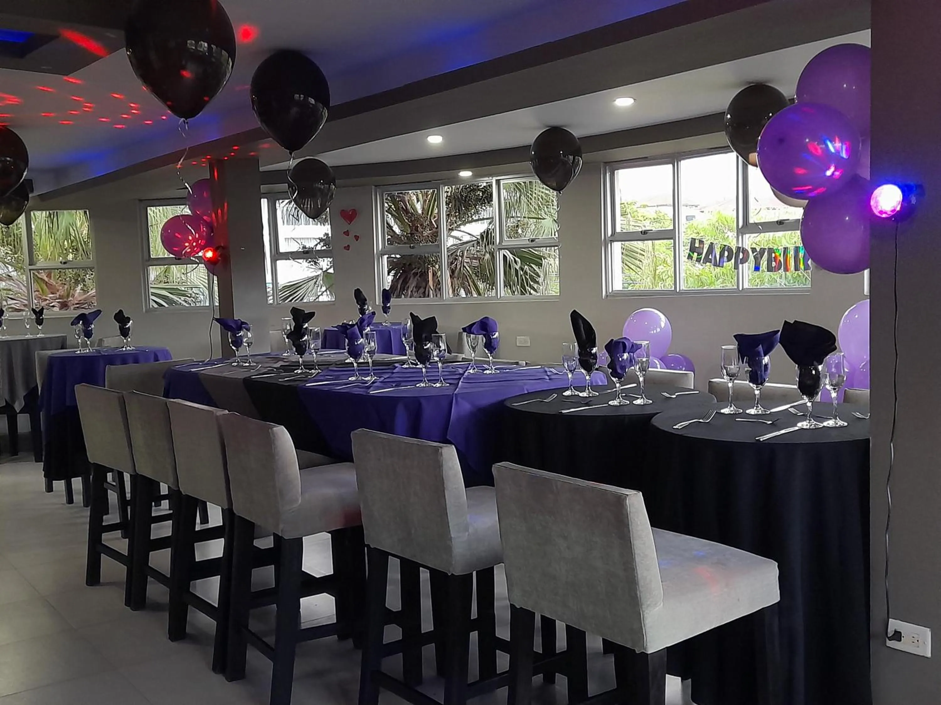 Restaurant/places to eat in Christar Villas Hotel