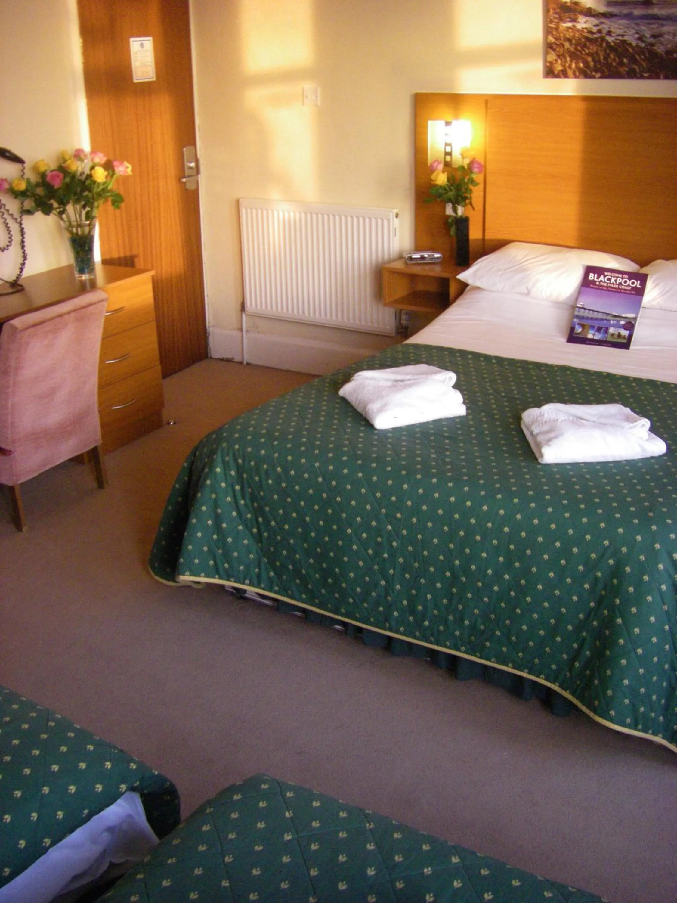 Bed in The Waldorf - Near Pleasure Beach & Sandcastle