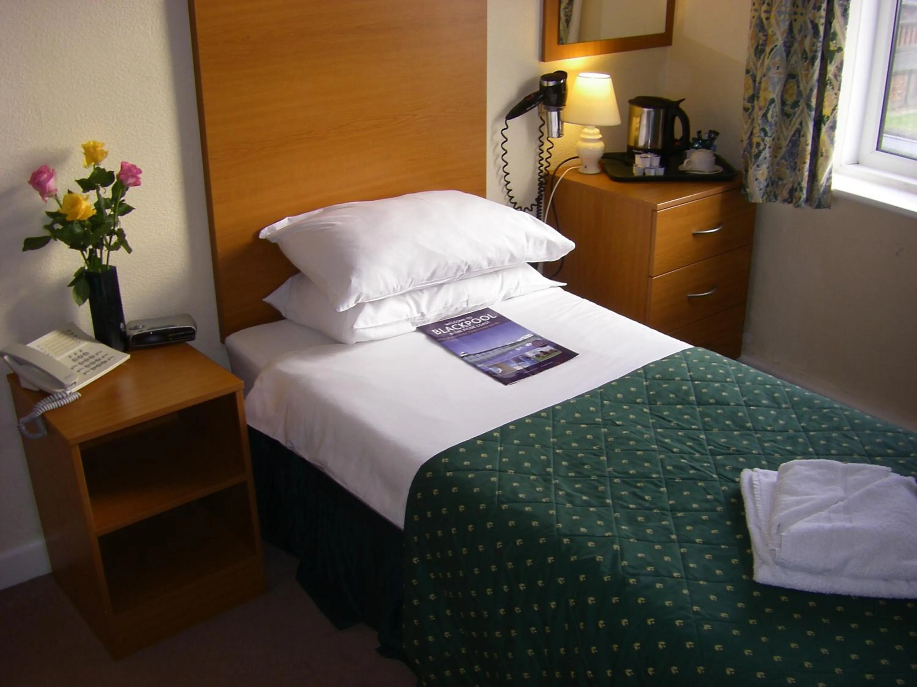 Bed in The Waldorf - Near Pleasure Beach & Sandcastle