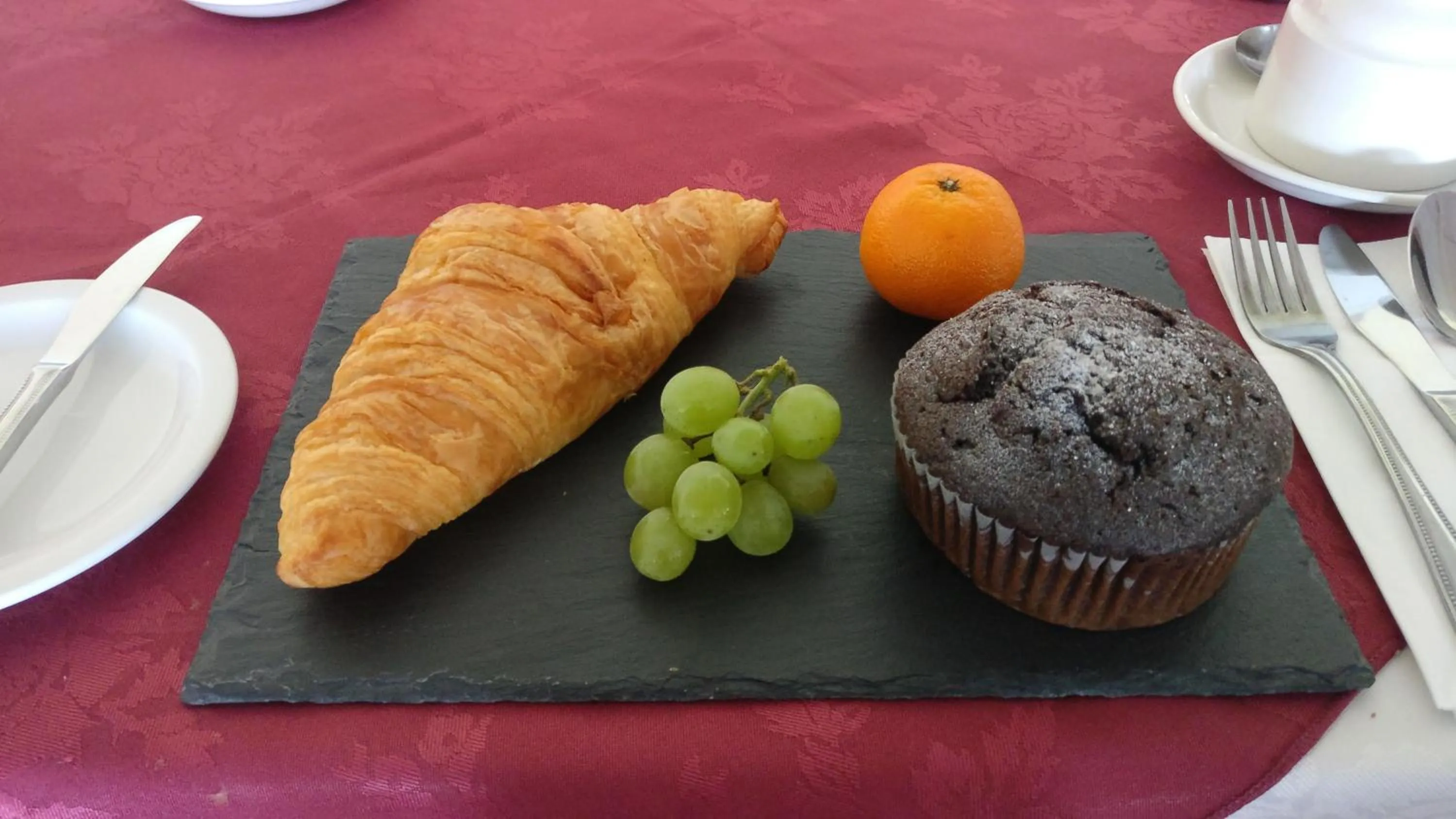 Breakfast in The Waldorf - Near Pleasure Beach & Sandcastle