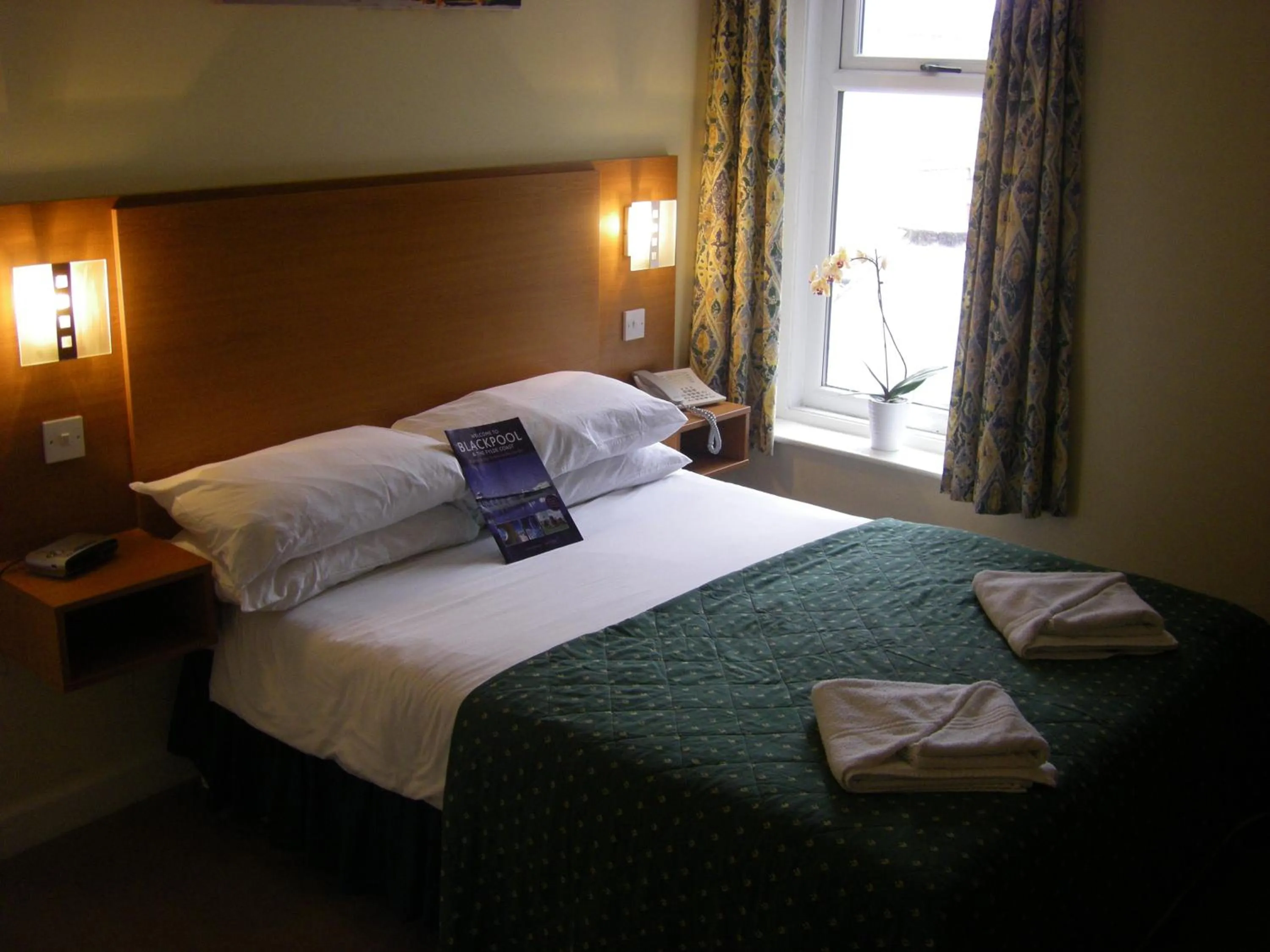 Bed in The Waldorf - Near Pleasure Beach & Sandcastle