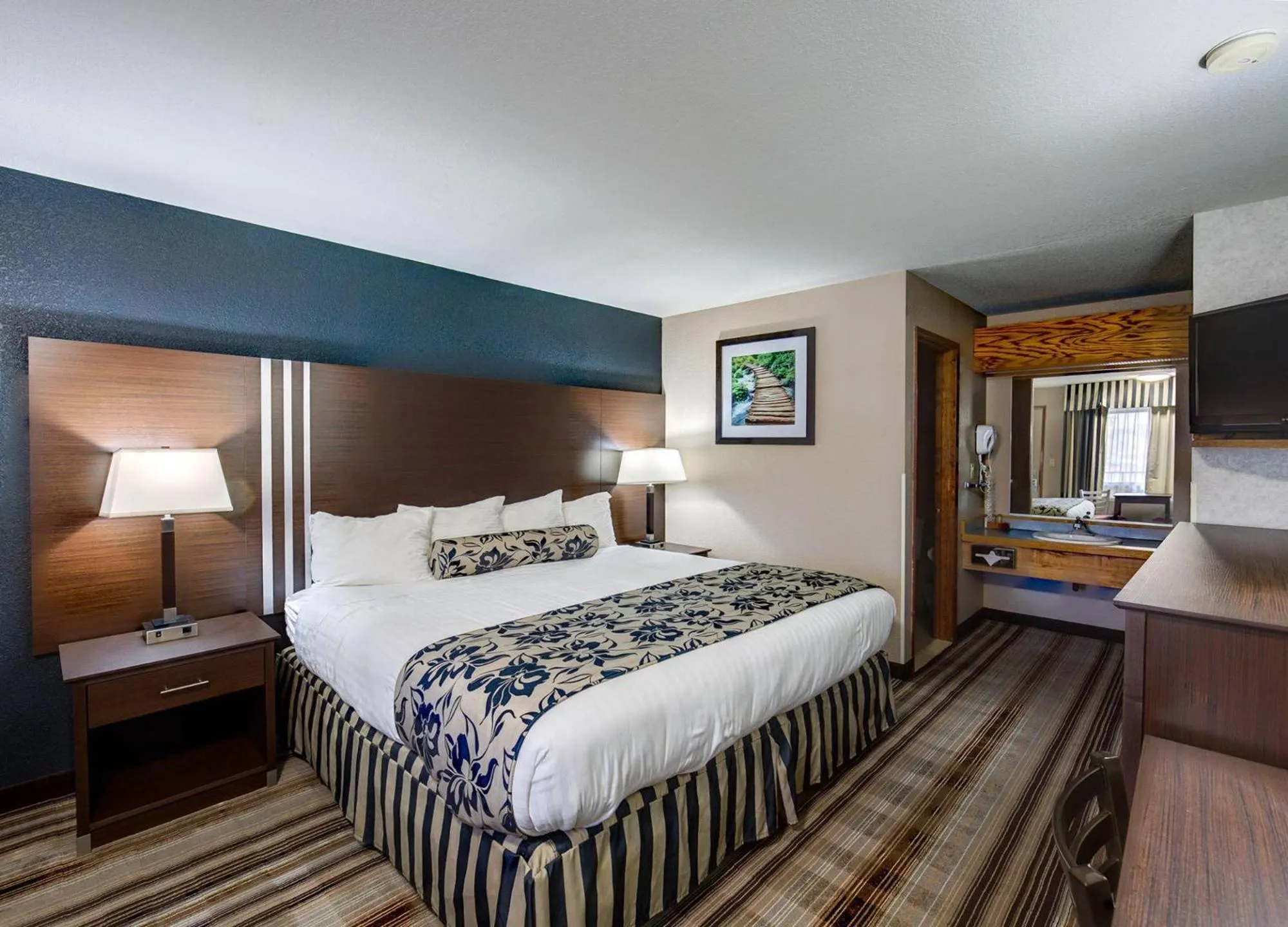 Bed in Flagship Inn of Ashland