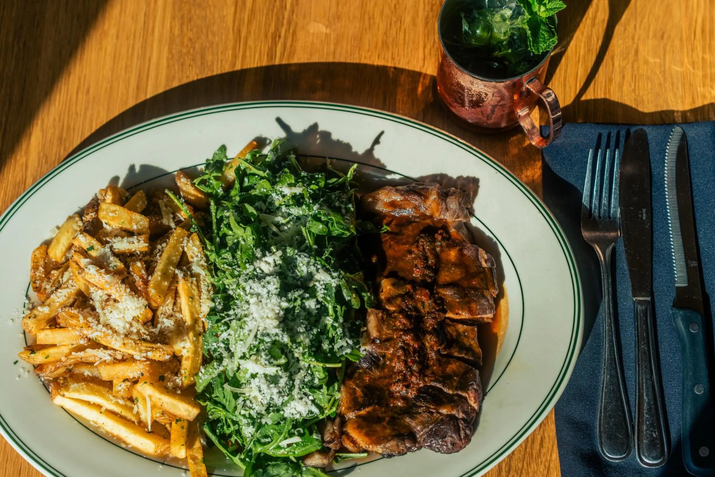 Restaurant/places to eat in Tofino Resort + Marina