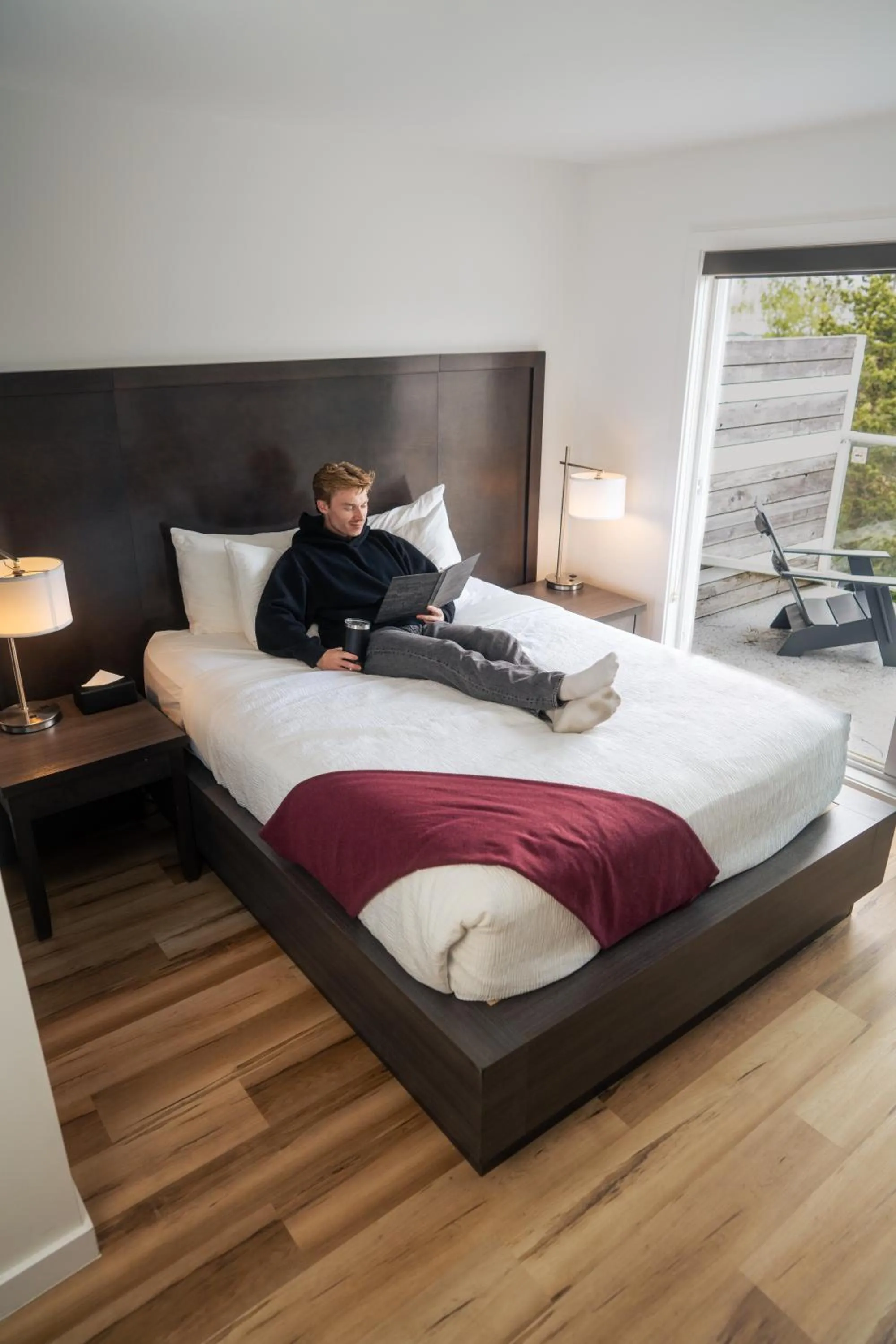 Bedroom, Bed in Tofino Resort + Marina