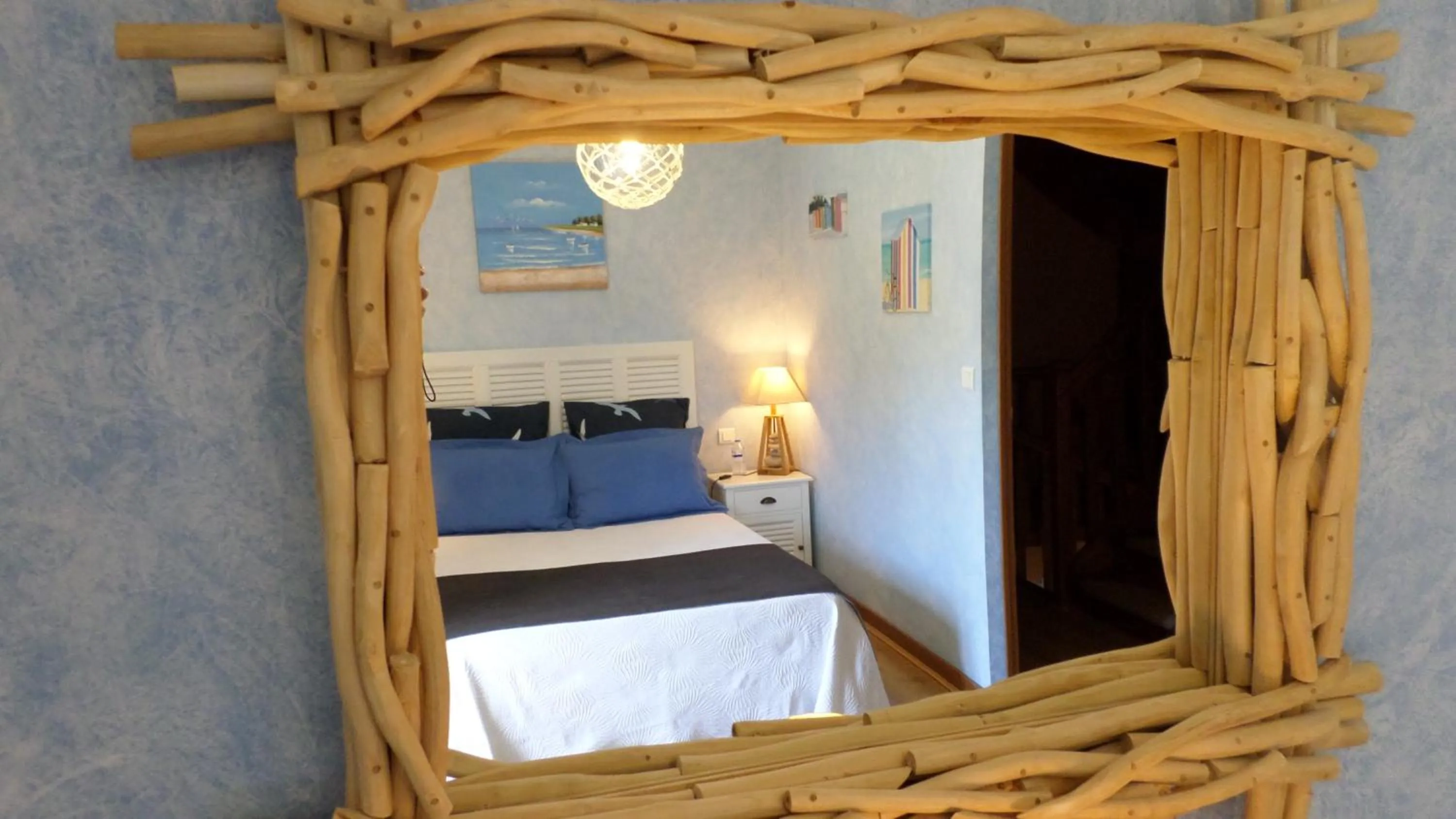 Decorative detail, Bed in Chambres d'Hôtes La Rompardais