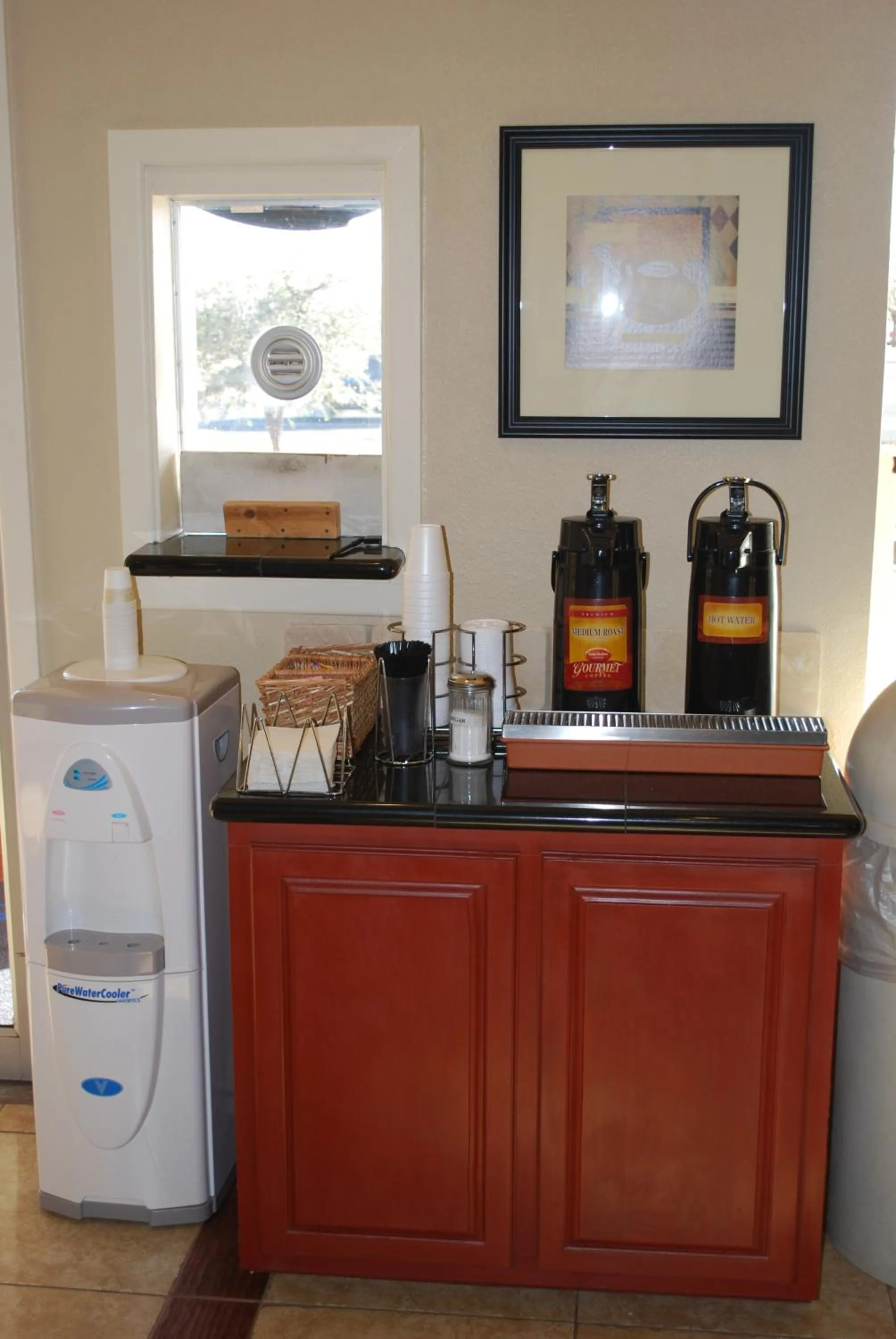 Restaurant/places to eat in Americas Best Value Inn Lubbock East