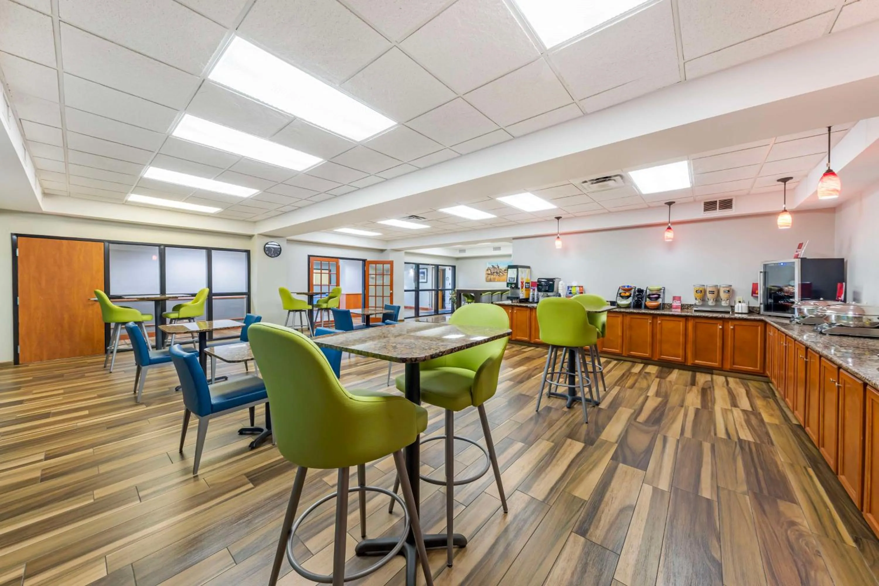 Breakfast in Best Western Plus Midwest City Inn & Suites