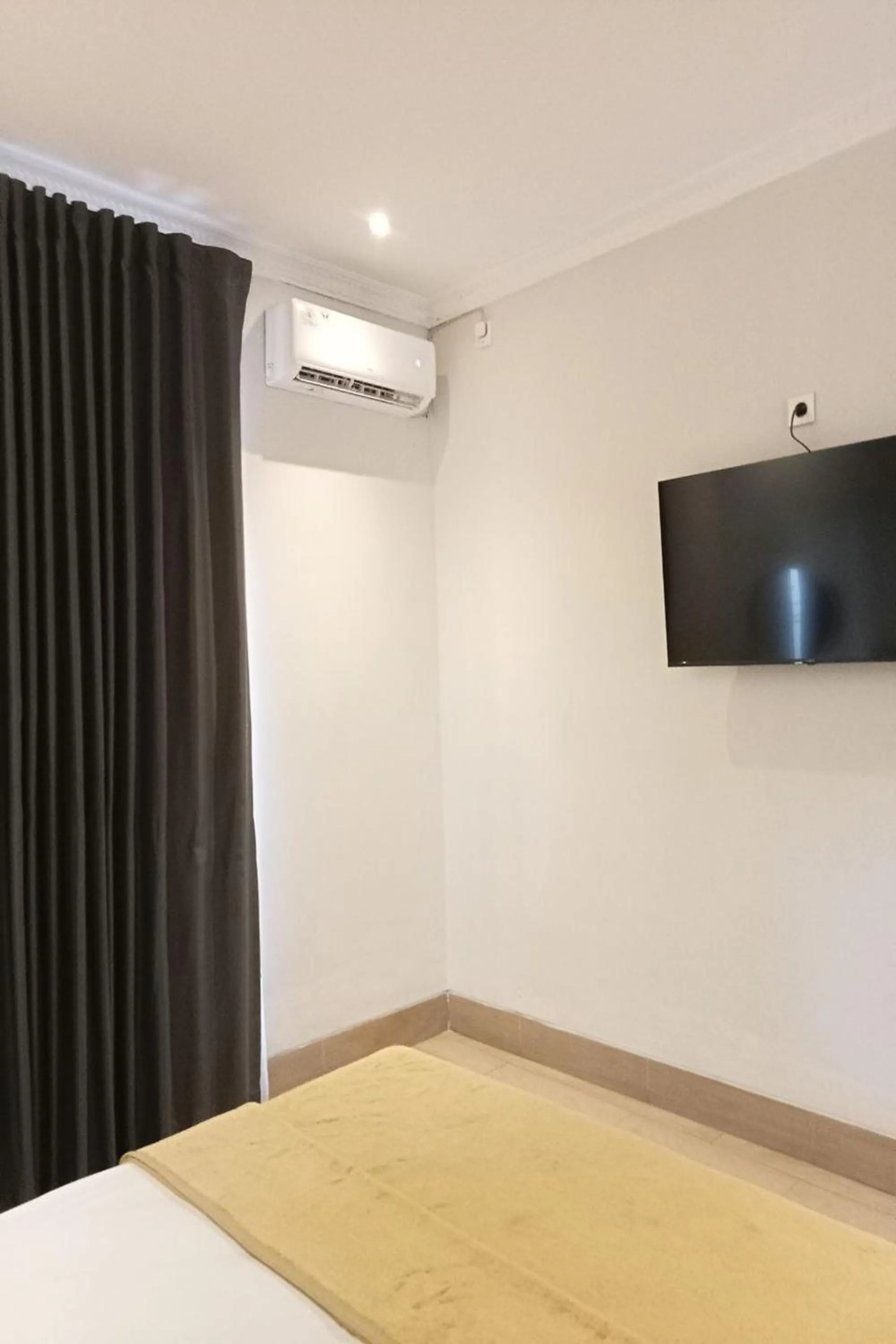 Photo of the whole room, Bed in Hotel Bugis Asri