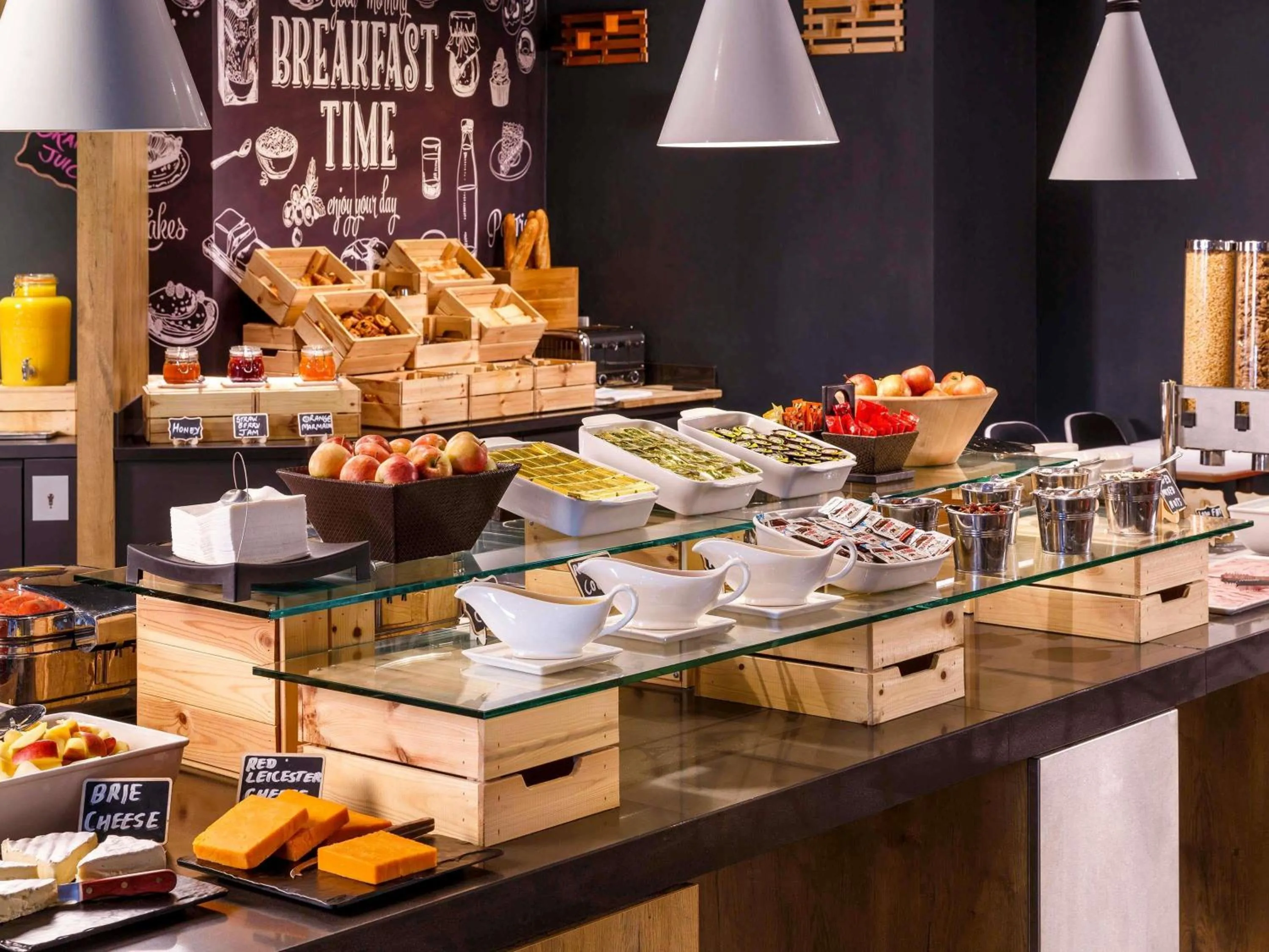 Restaurant/places to eat in ibis London Wembley