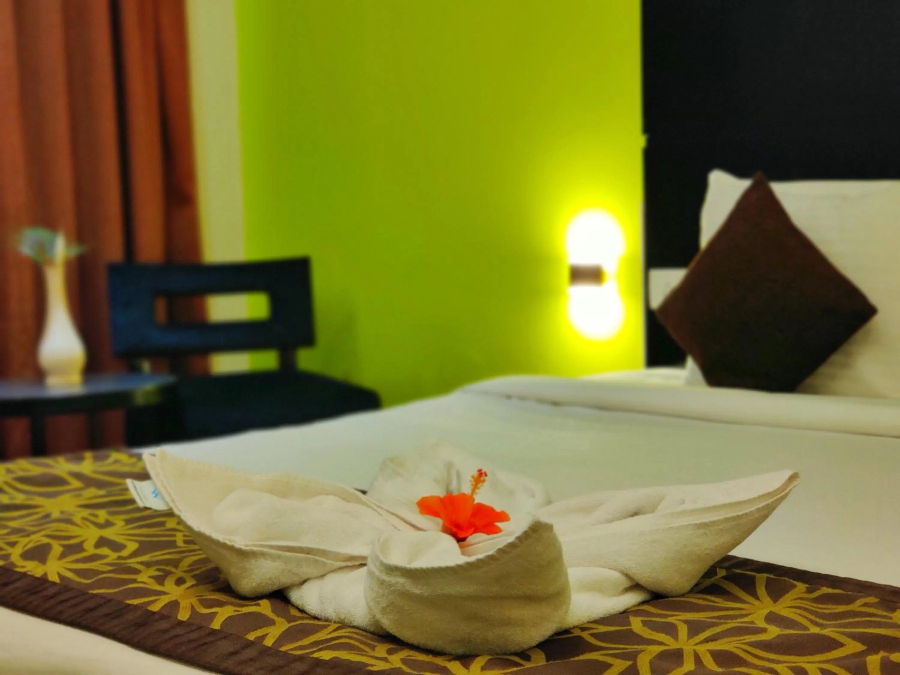 Bed in Citrus Hotel Lonavala