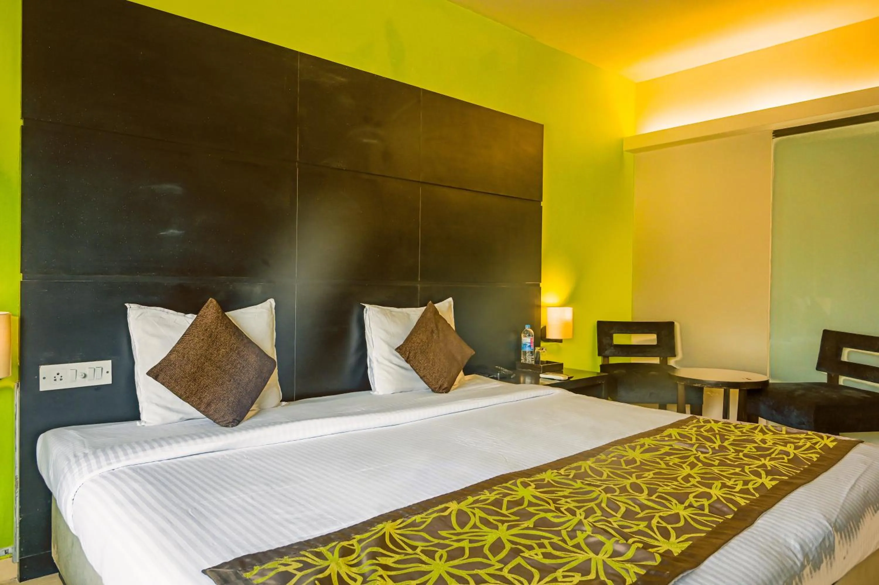 Bed in Citrus Hotel Lonavala