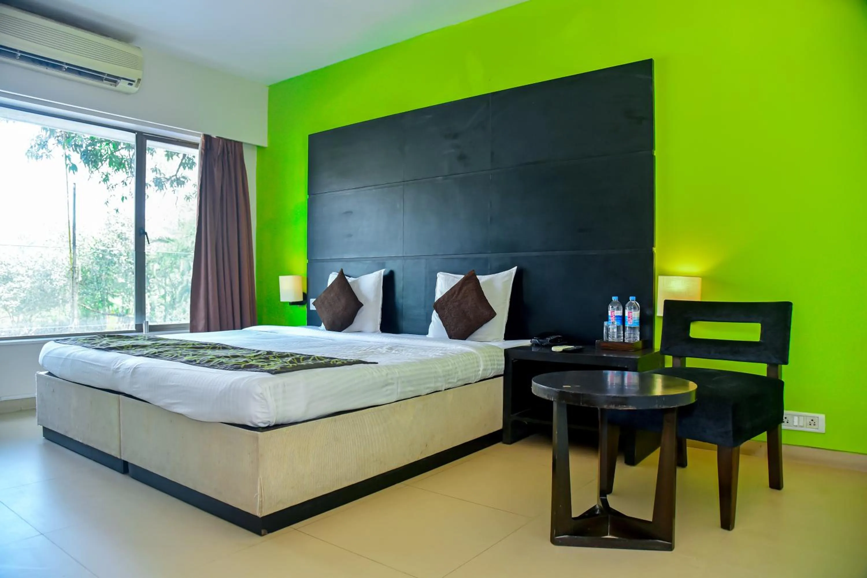 Bed in Citrus Hotel Lonavala