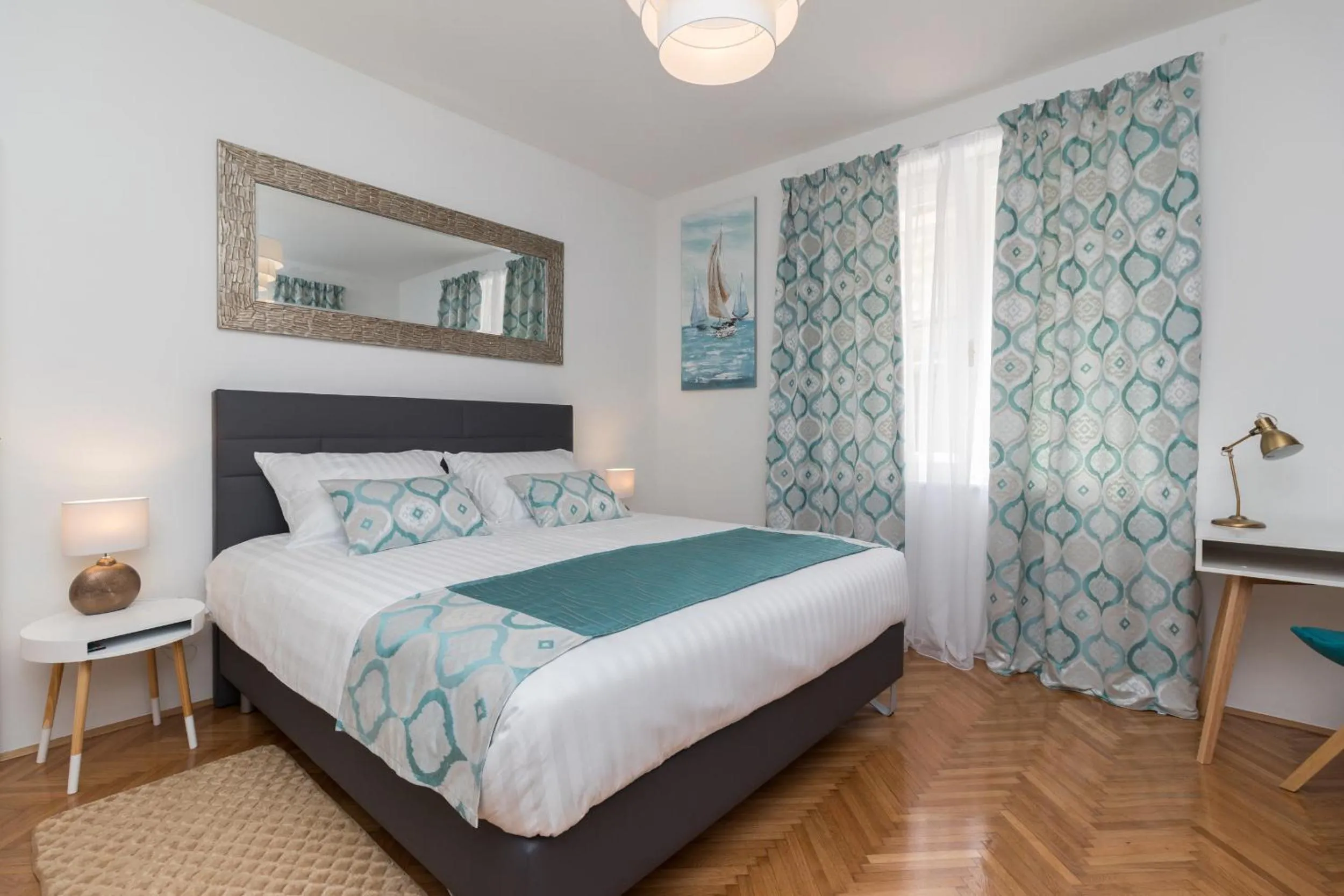 Bedroom, Bed in Deluxe suite Navis