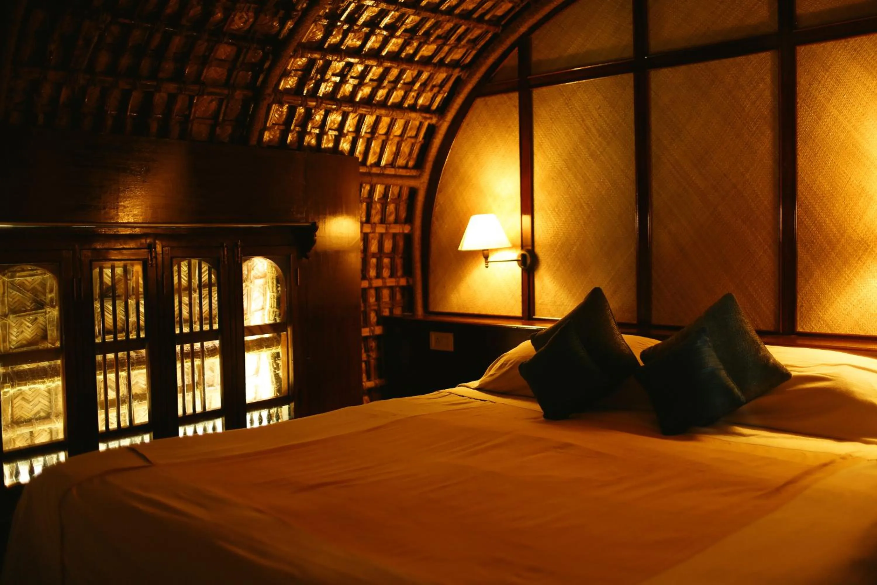 Photo of the whole room, Bed in Coconut Lagoon Kumarakom - A CGH Earth Experience