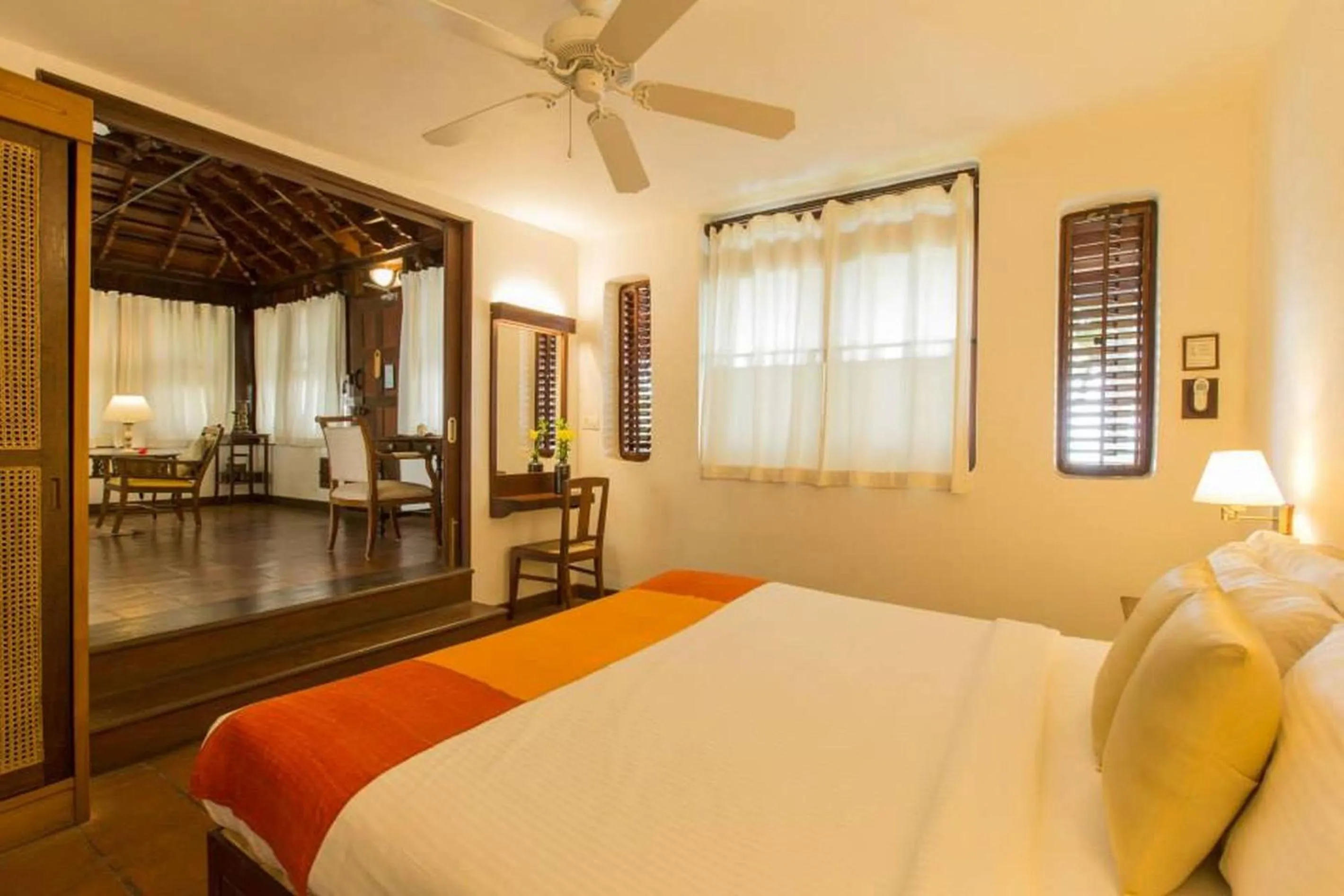 Bedroom, Bed in Coconut Lagoon Kumarakom - A CGH Earth Experience