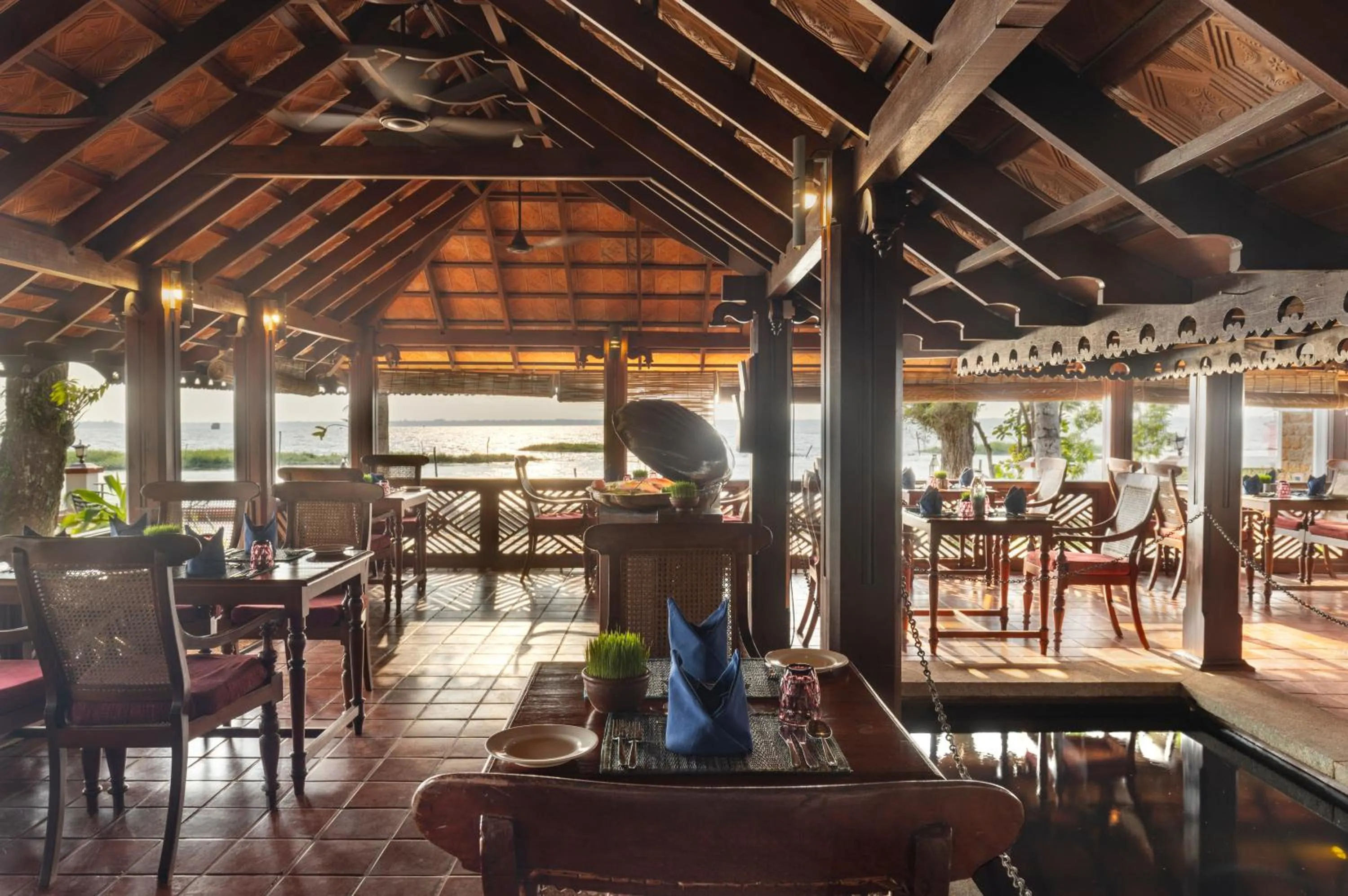 Restaurant/places to eat in Coconut Lagoon Kumarakom - A CGH Earth Experience