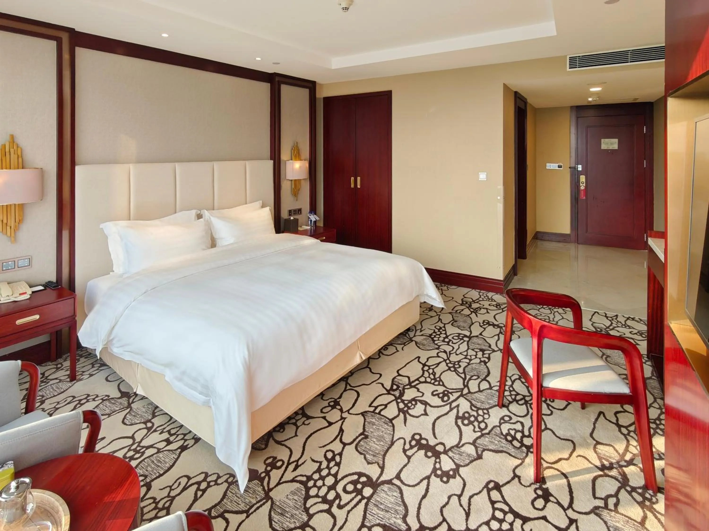 Bed in Soluxe Hotel Guangzhou