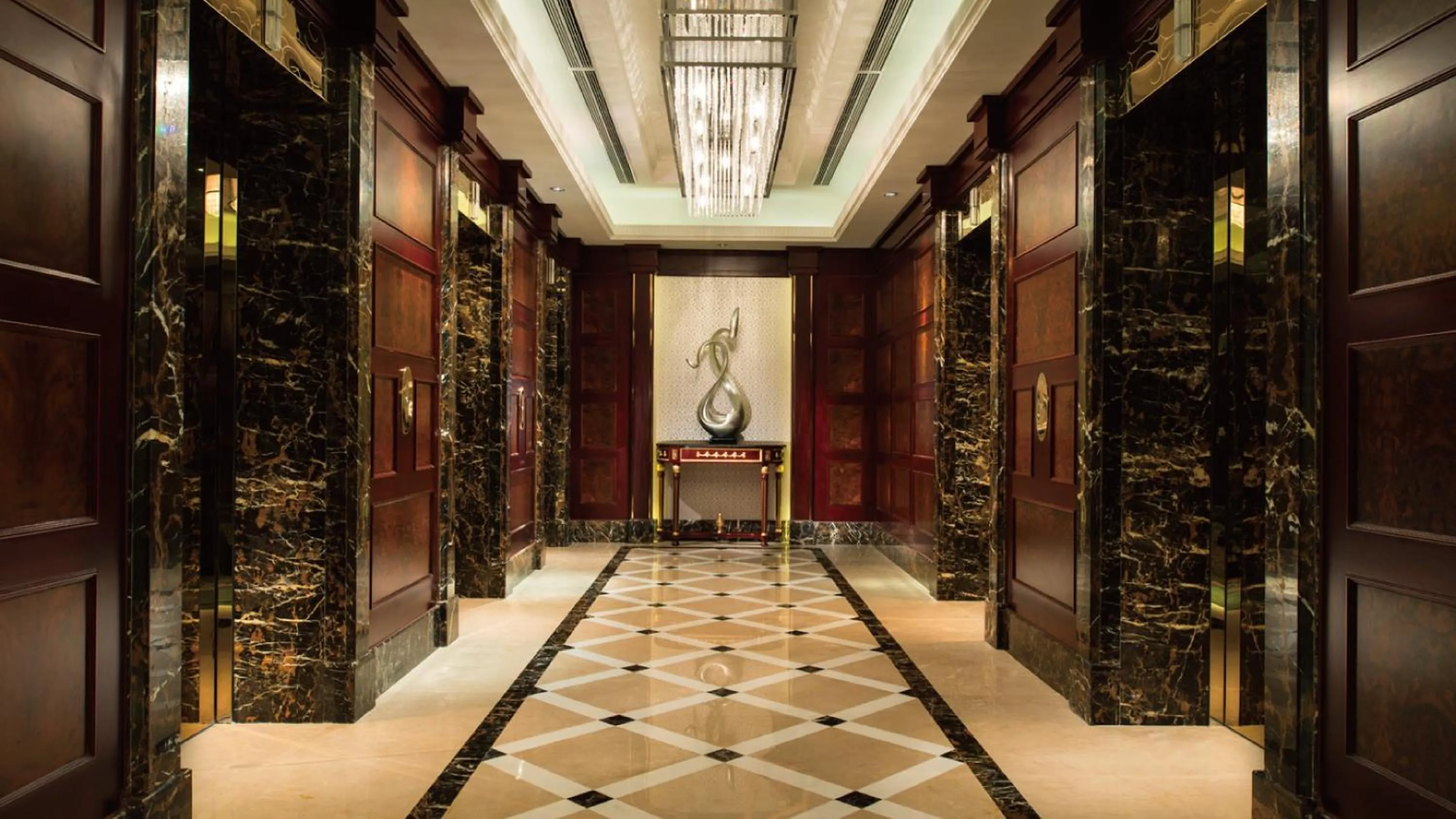 Lobby or reception in Soluxe Hotel Guangzhou