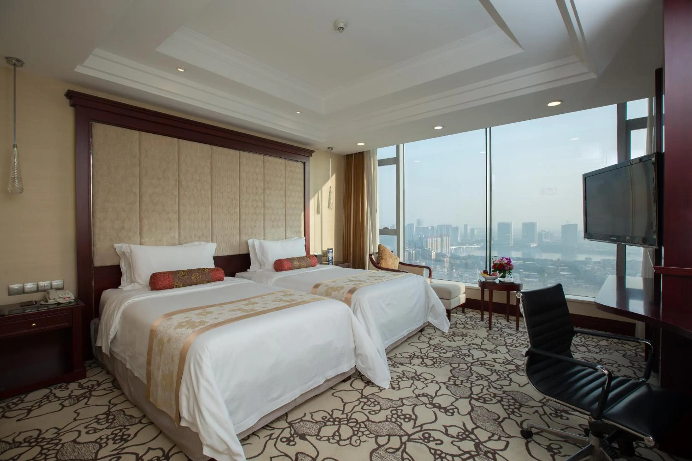 Bed in Soluxe Hotel Guangzhou