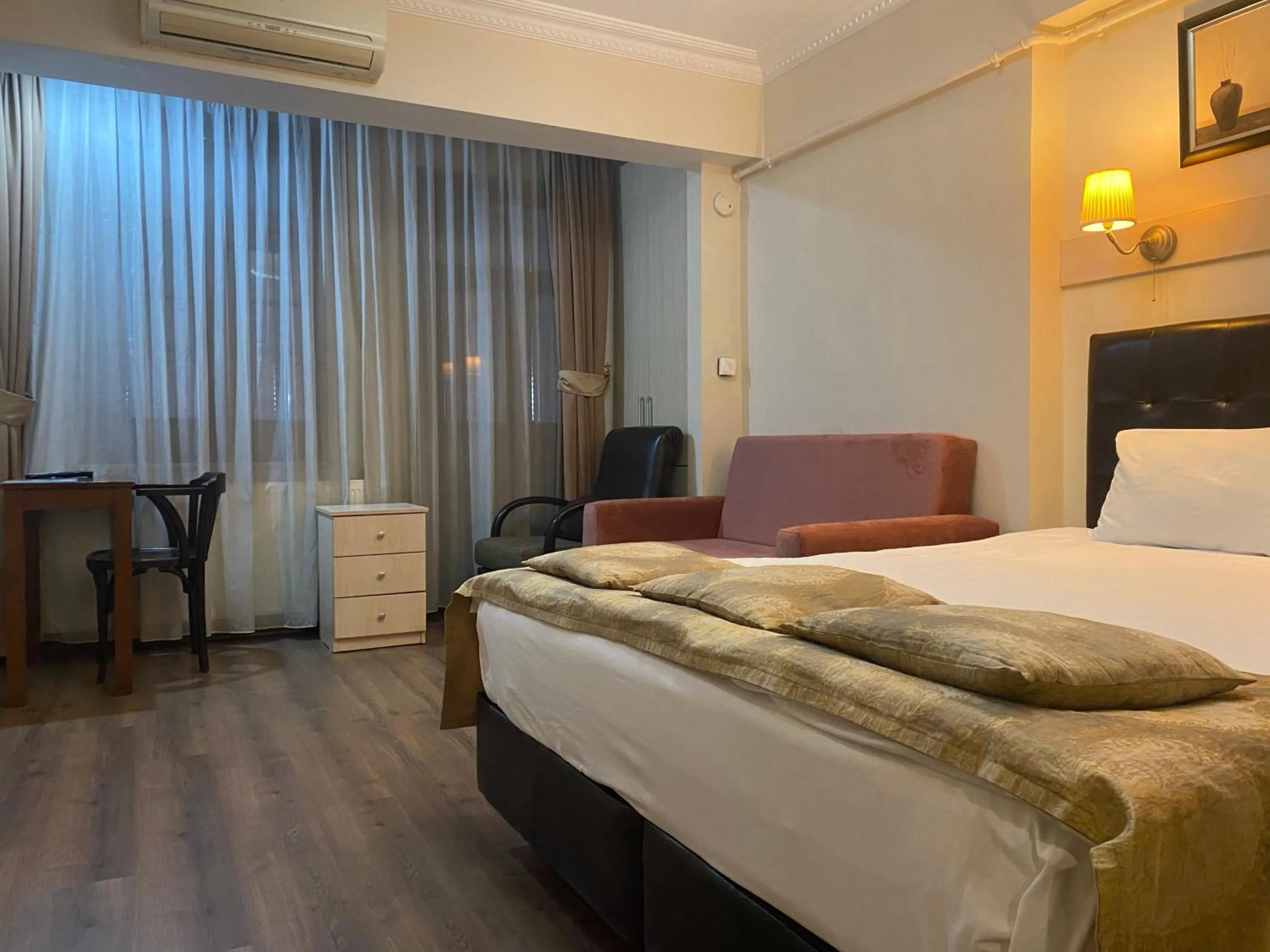 Bed in Taksim House Suites