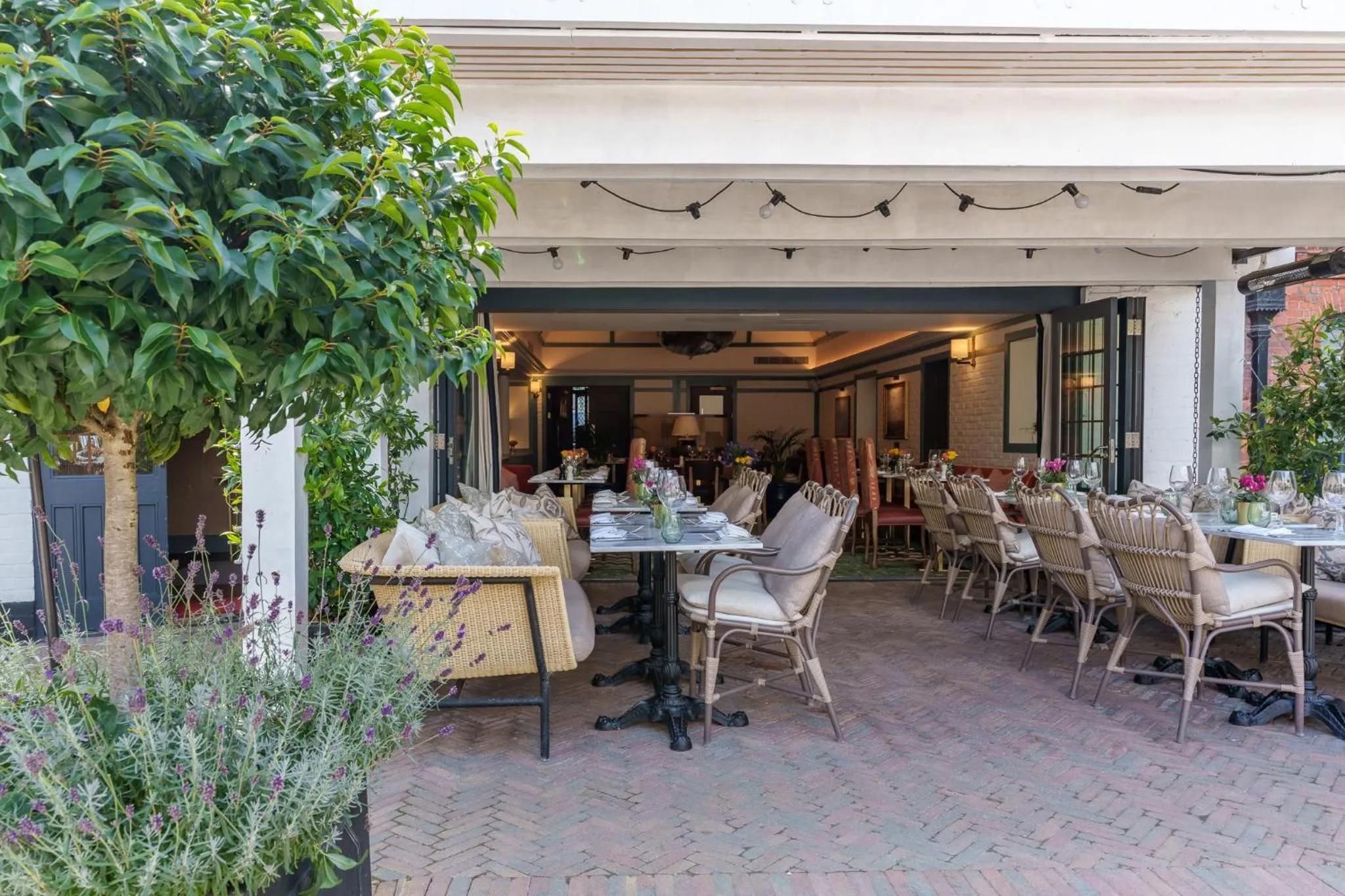 Restaurant/places to eat in The Relais Henley