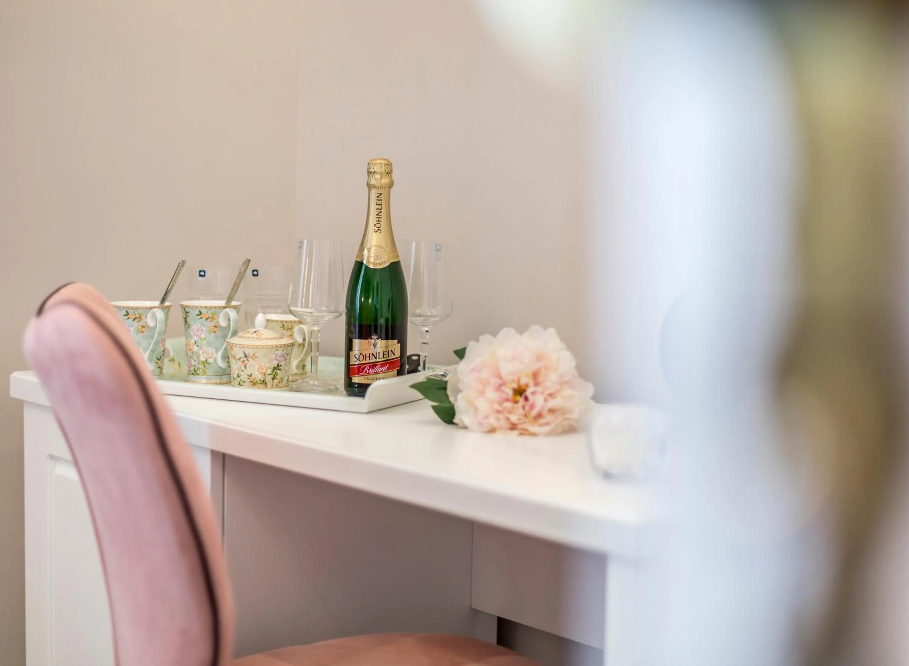 Food and drinks in Theatre of Dreams Rooms
