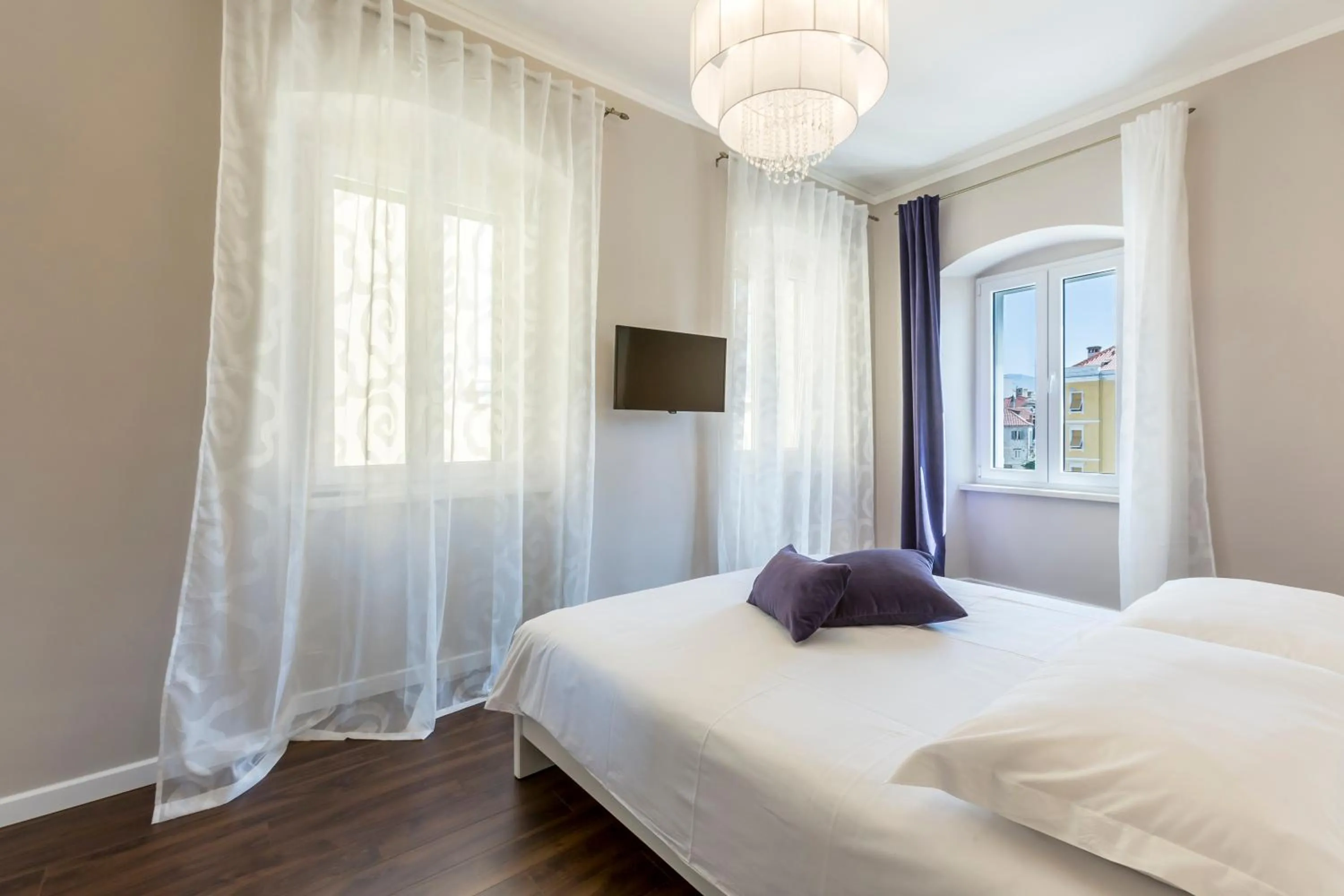 Bedroom, Bed in Theatre of Dreams Rooms