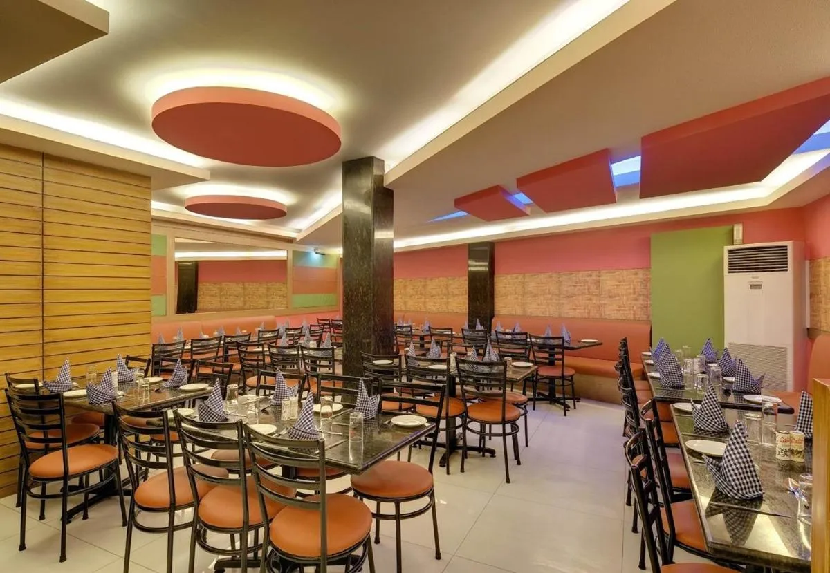 Restaurant/places to eat in Amar Yatri Niwas